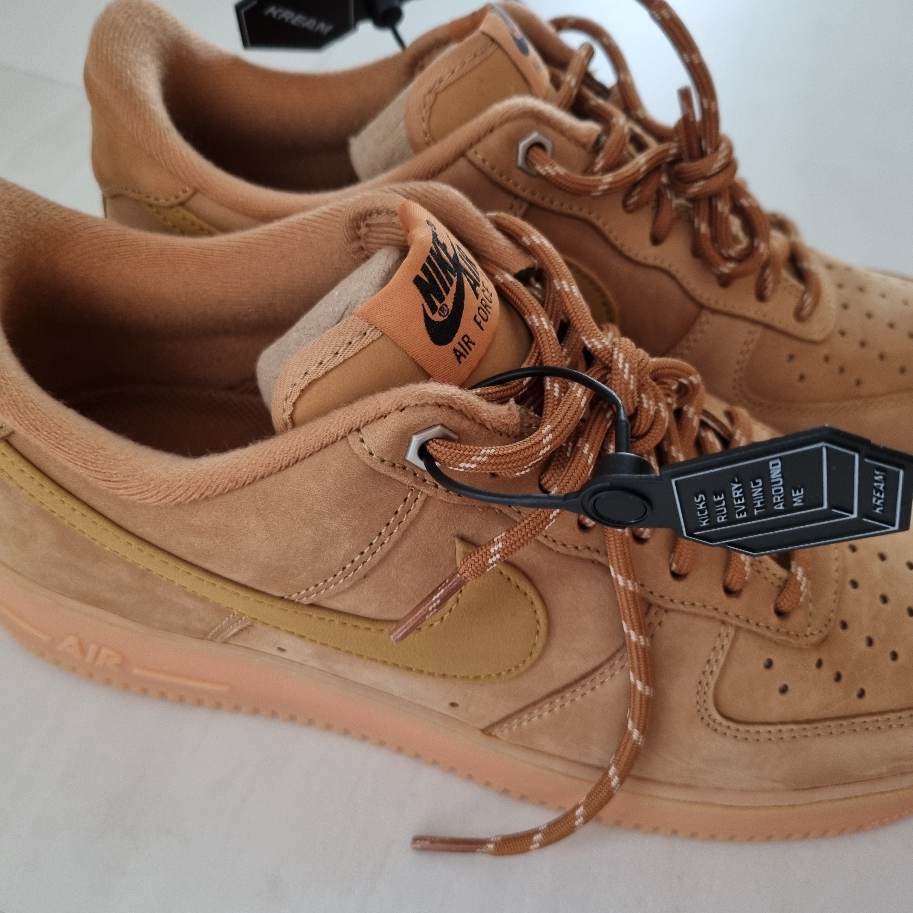 Nike Air Force 1 '07 WB Flax 착용 스타일