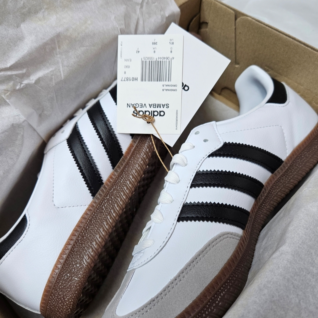 Adidas Samba Vegan White Black 착용 스타일