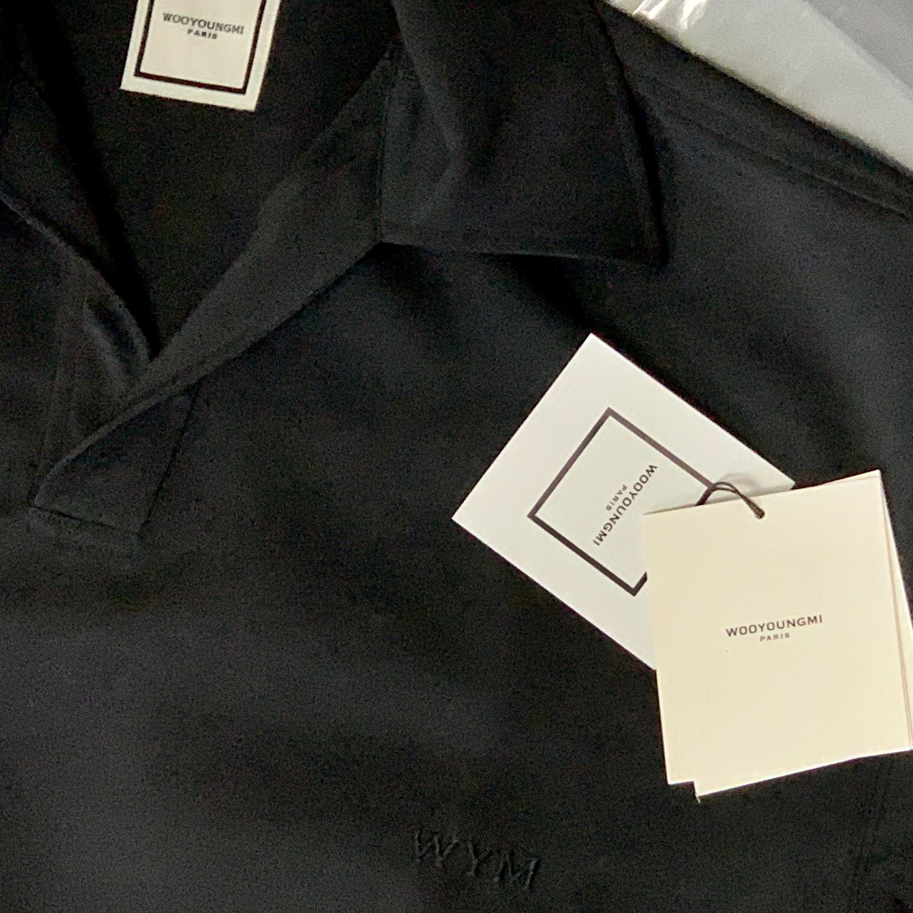 Wooyoungmi Embroidered Logo Short Sleeve Polo T-Shirt Black - 23SS 착용 스타일
