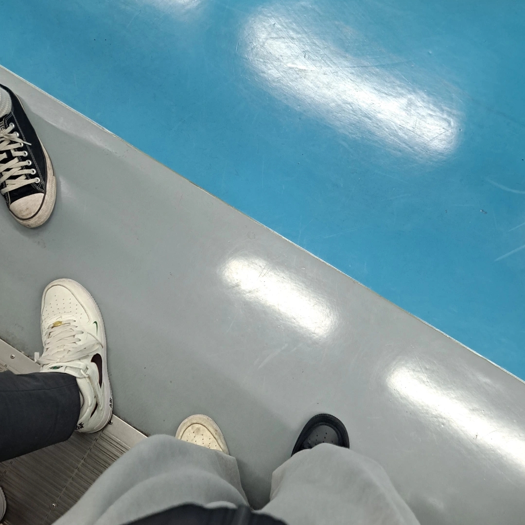 Nike Air Force 1 '07 Low Triple Black, Nike Air Force 1 '07 LV8 40th Anniversary Join Forces Sail Malachite 착용 스타일 - 2