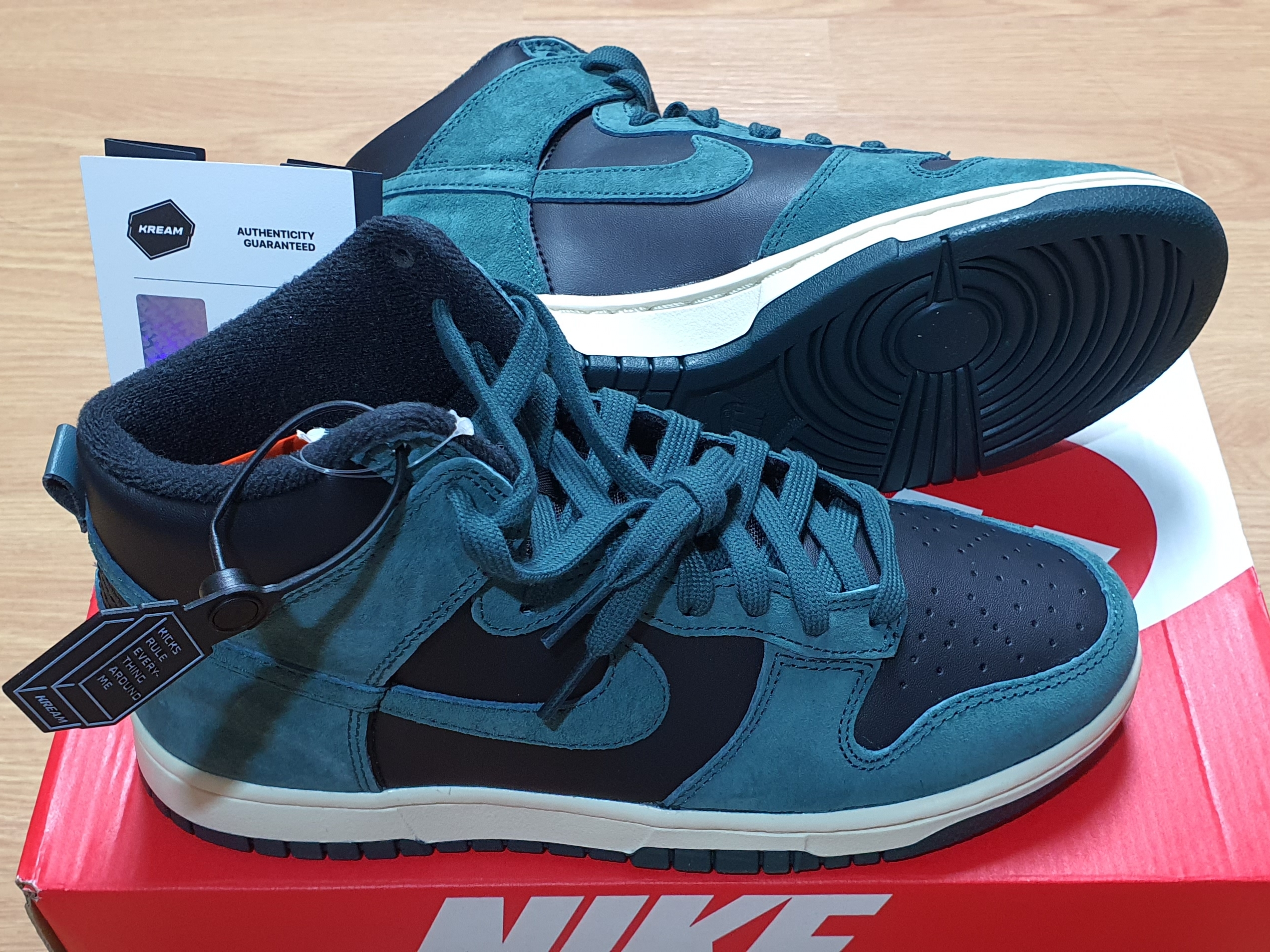 Nike Dunk High Retro PRM Faded Spruce 착용 스타일