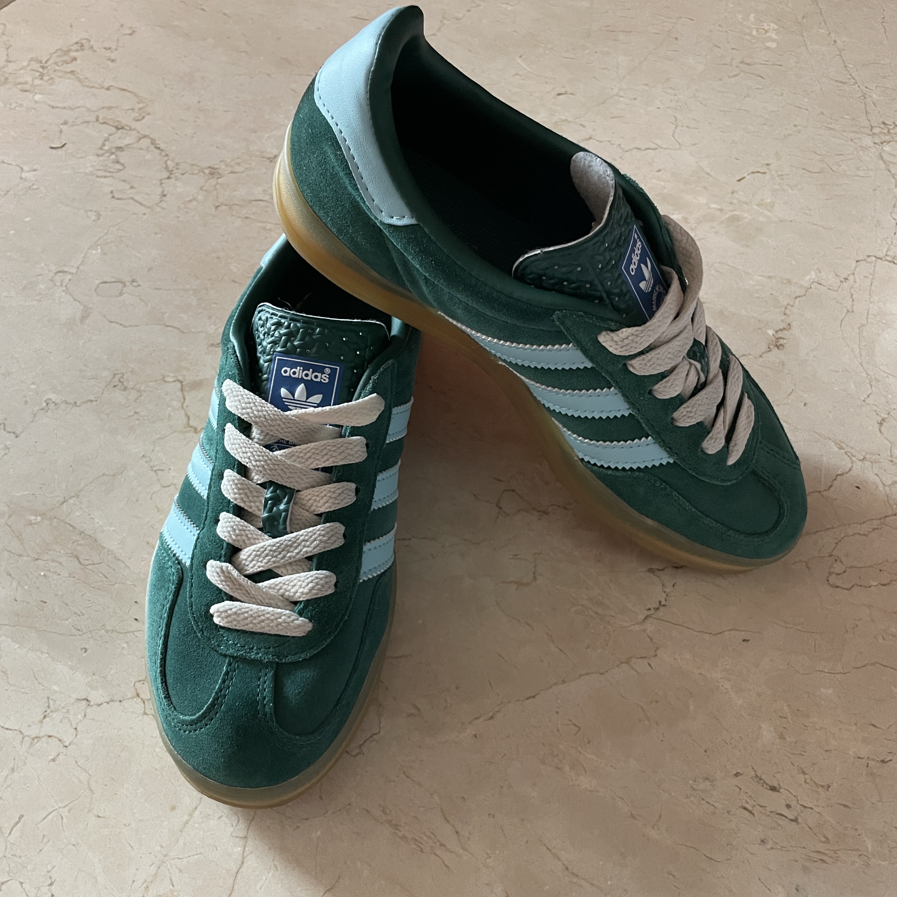 Adidas Gazelle Indoor Collegiate Green Hazy Sky 착용 스타일 - 1