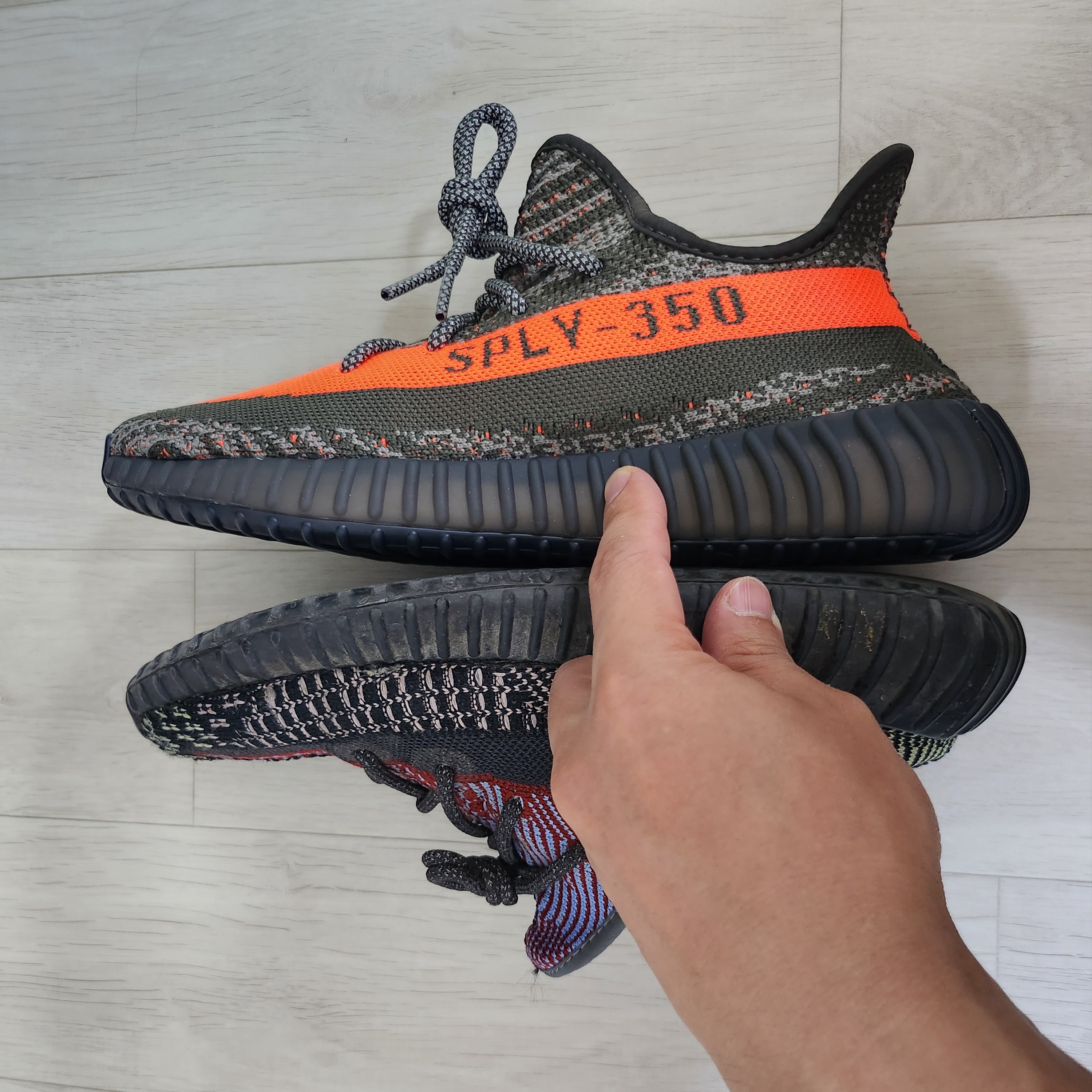 아디다스 이지 부스트 350 V2 카본 벨루가, 아디다스 이지 부스트 350 V2 예힐 - 논리플렉티브 착용 스타일 - 4