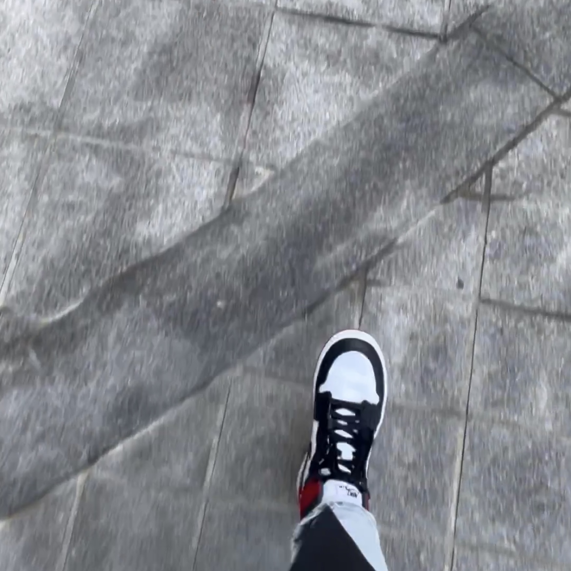 (W) Jordan 1 Retro High Satin Black Toe 착용 스타일