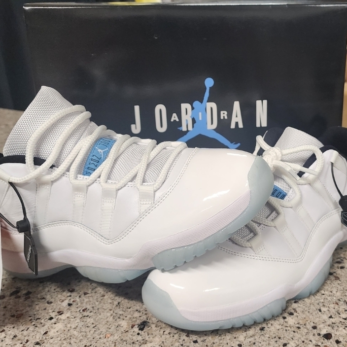 Jordan 11 Retro Low Legend Blue 착용 스타일