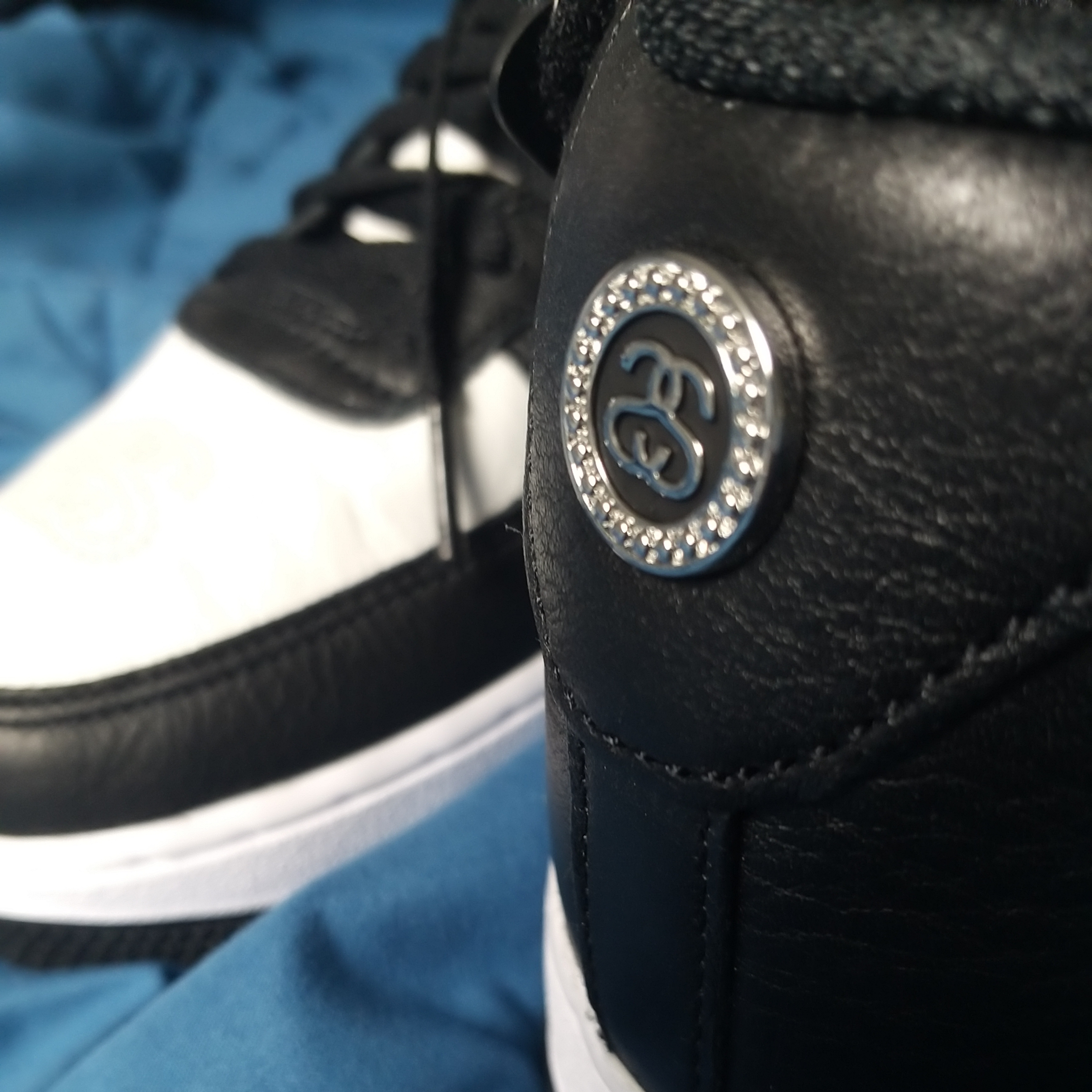 Nike x Stussy Air Force 1 '07 Mid SP Black and Light Bone 착용 스타일 - 4