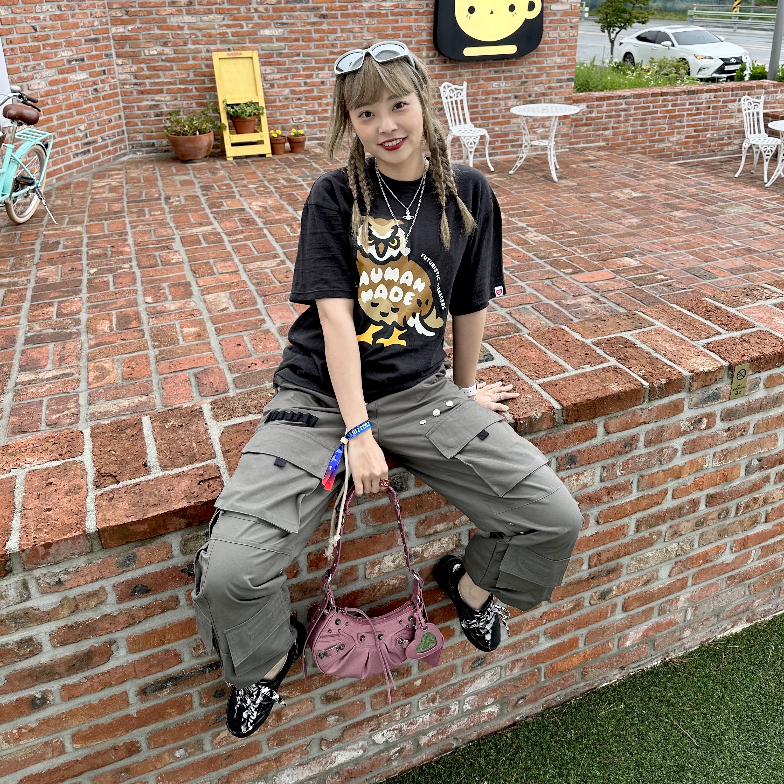 Human Made Graphic T-Shirt #04 Black, Balenciaga Arena Lambskin Le Cagole XS Shoulder Bag Pink 착용 스타일 - 4