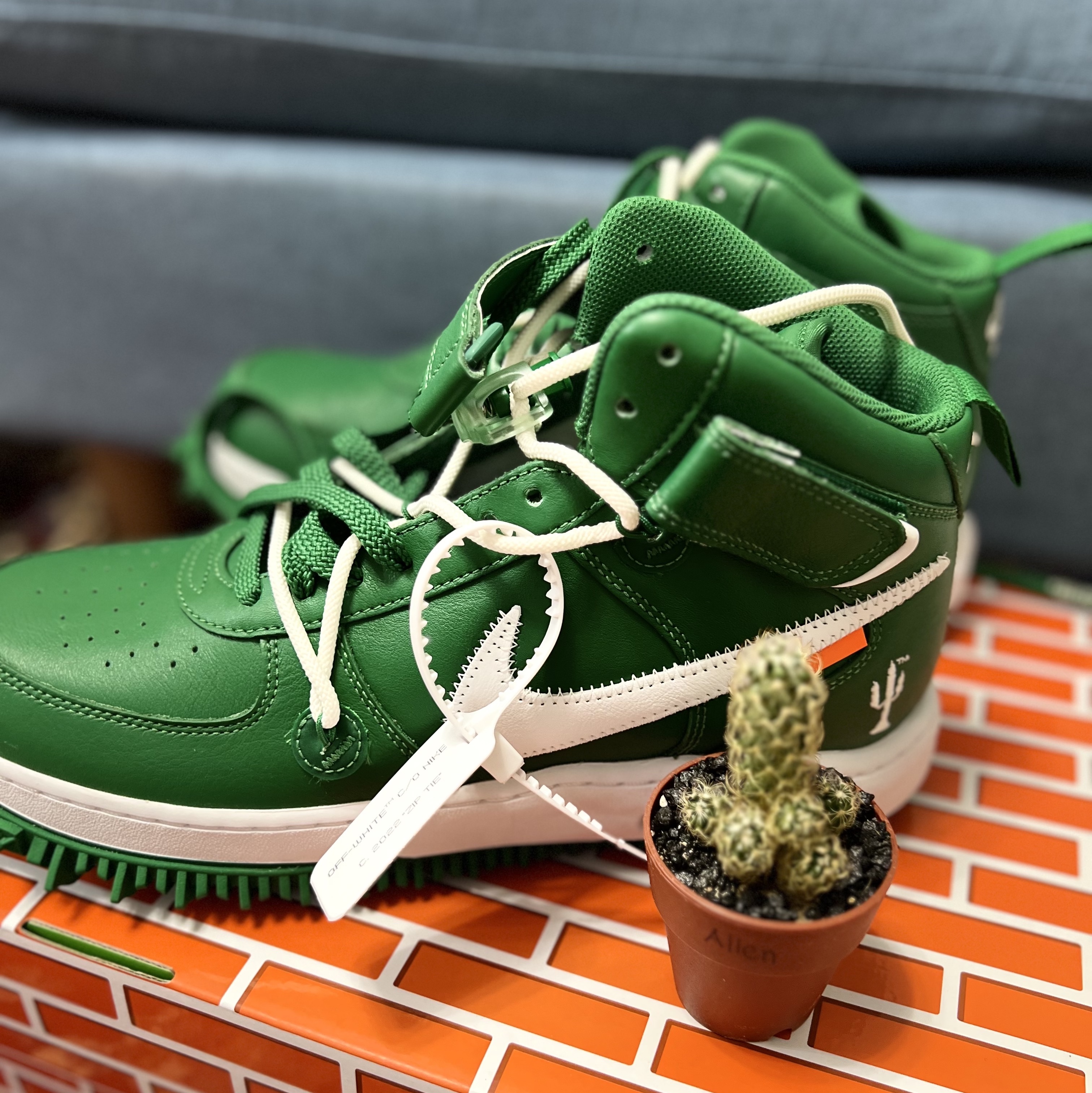 Nike x Off-White Air Force 1 Mid SP Leather Pine Green 착용 스타일 - 1