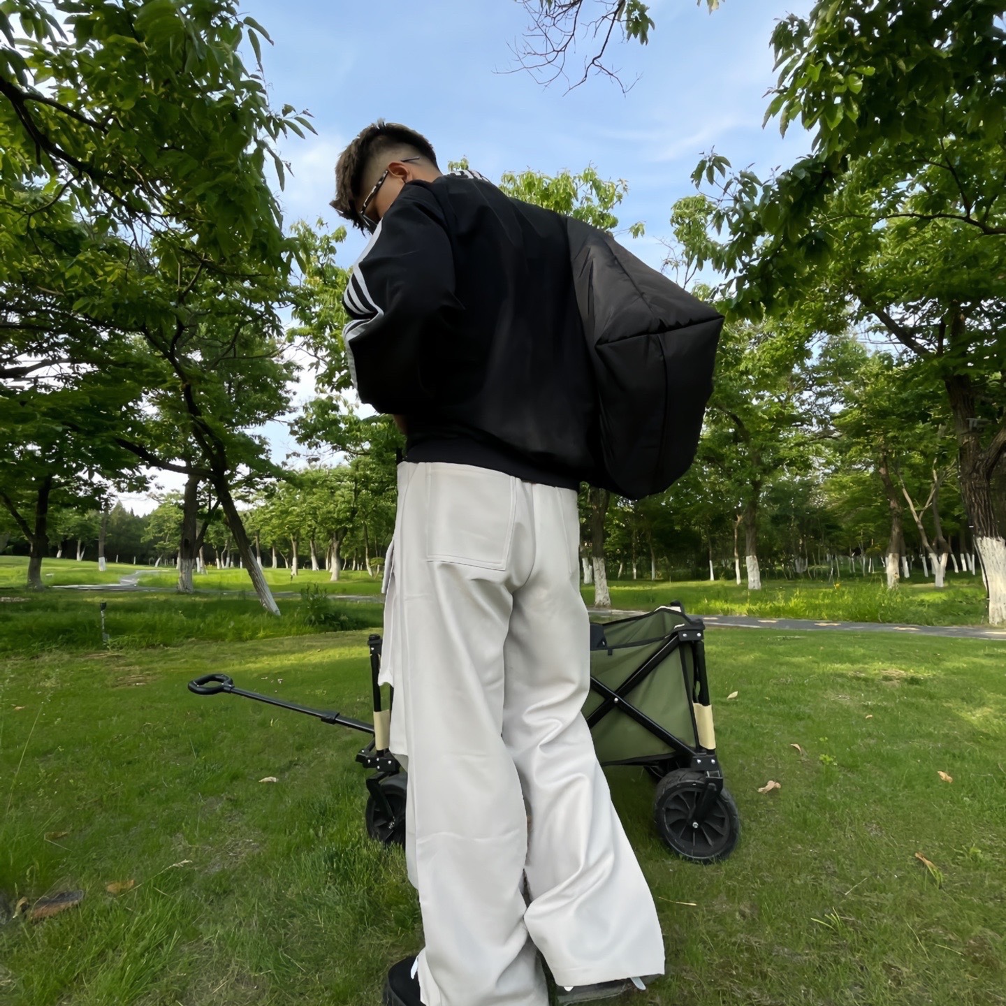 Adidas Always Original Shoulder Bag Black 착용 스타일 - 4