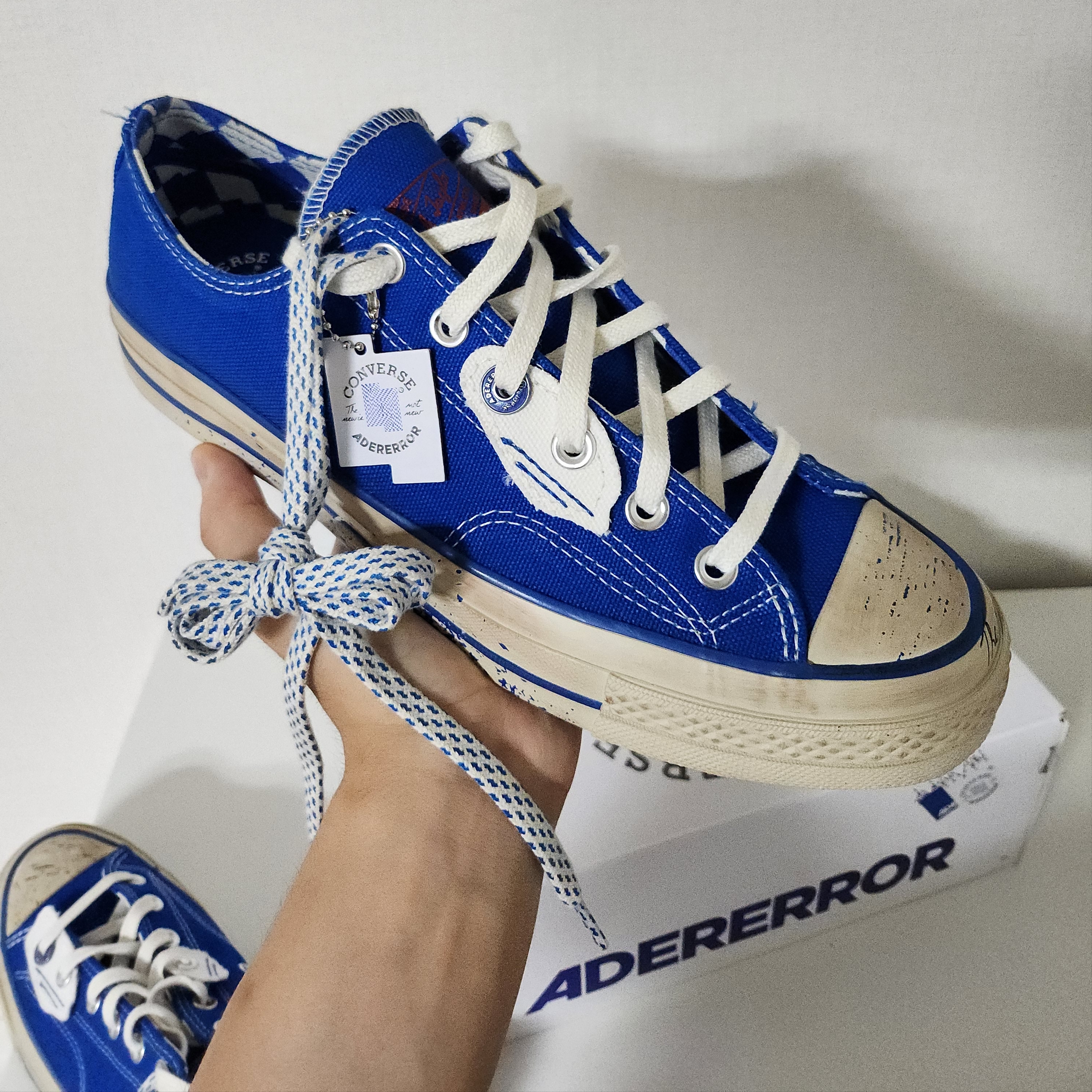 Converse x Ader Error Chuck 70 Ox Imperial Blue 착용 스타일 - 1