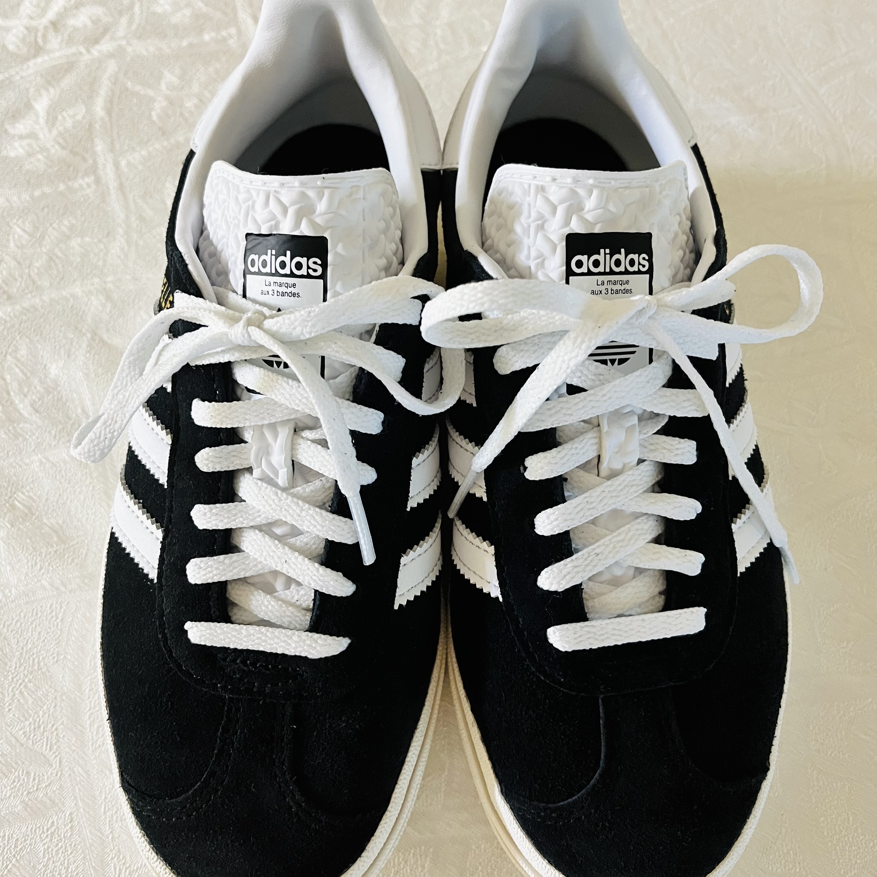 (W) Adidas Gazelle Bold Core Black Cloud White 착용 스타일 - 2
