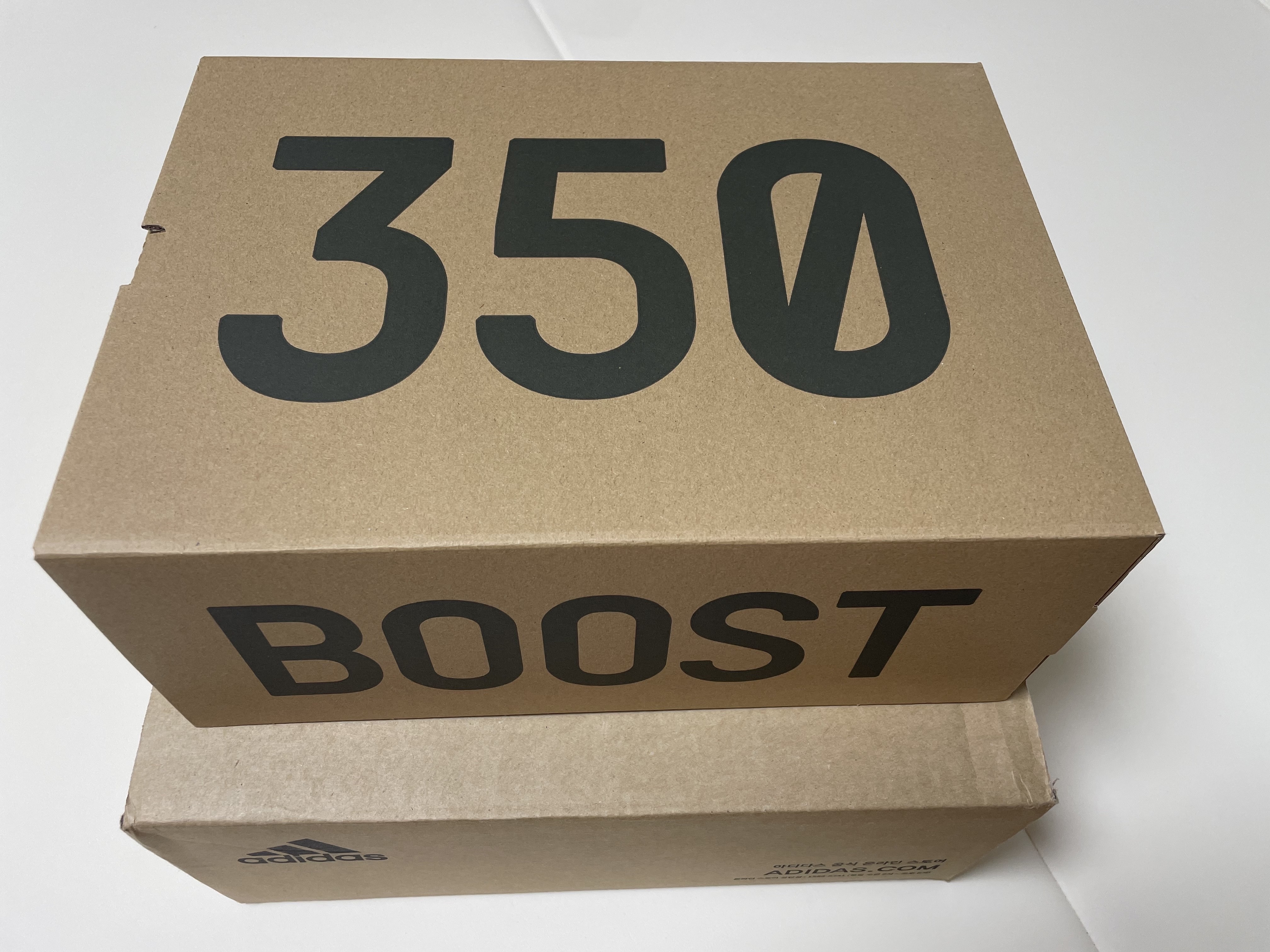 Adidas Yeezy Boost 350 V2 Carbon Beluga ์ฐฉ์ฉ ์คํ์ผ - 3