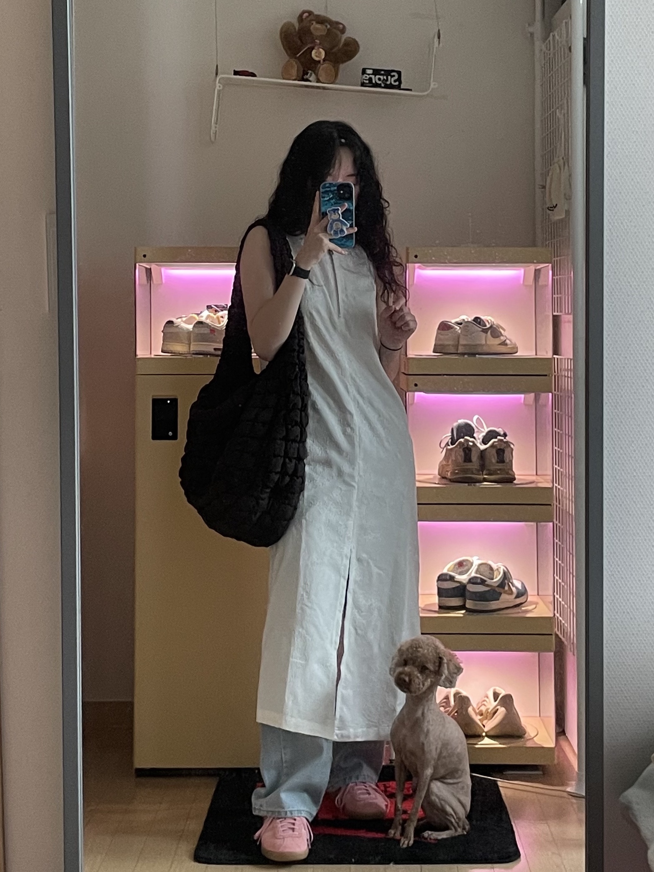 Adidas Bermuda Glow Pink, COS Quilted Oversized Shoulder Bag Brown 착용 스타일