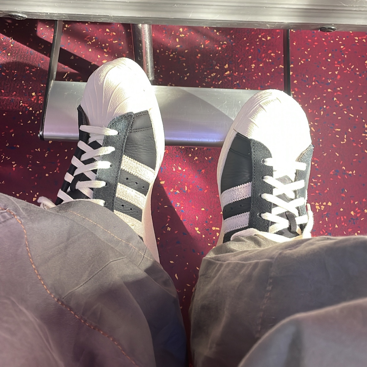 Adidas Superstar 82 Black White 착용 스타일