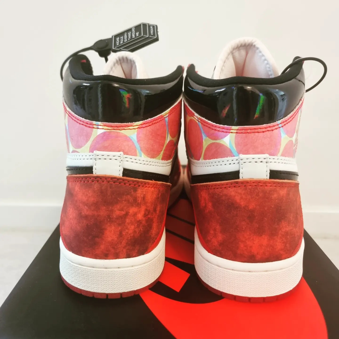 Jordan 1 Retro High Spider-Man Next Chapter 착용 스타일 - 2