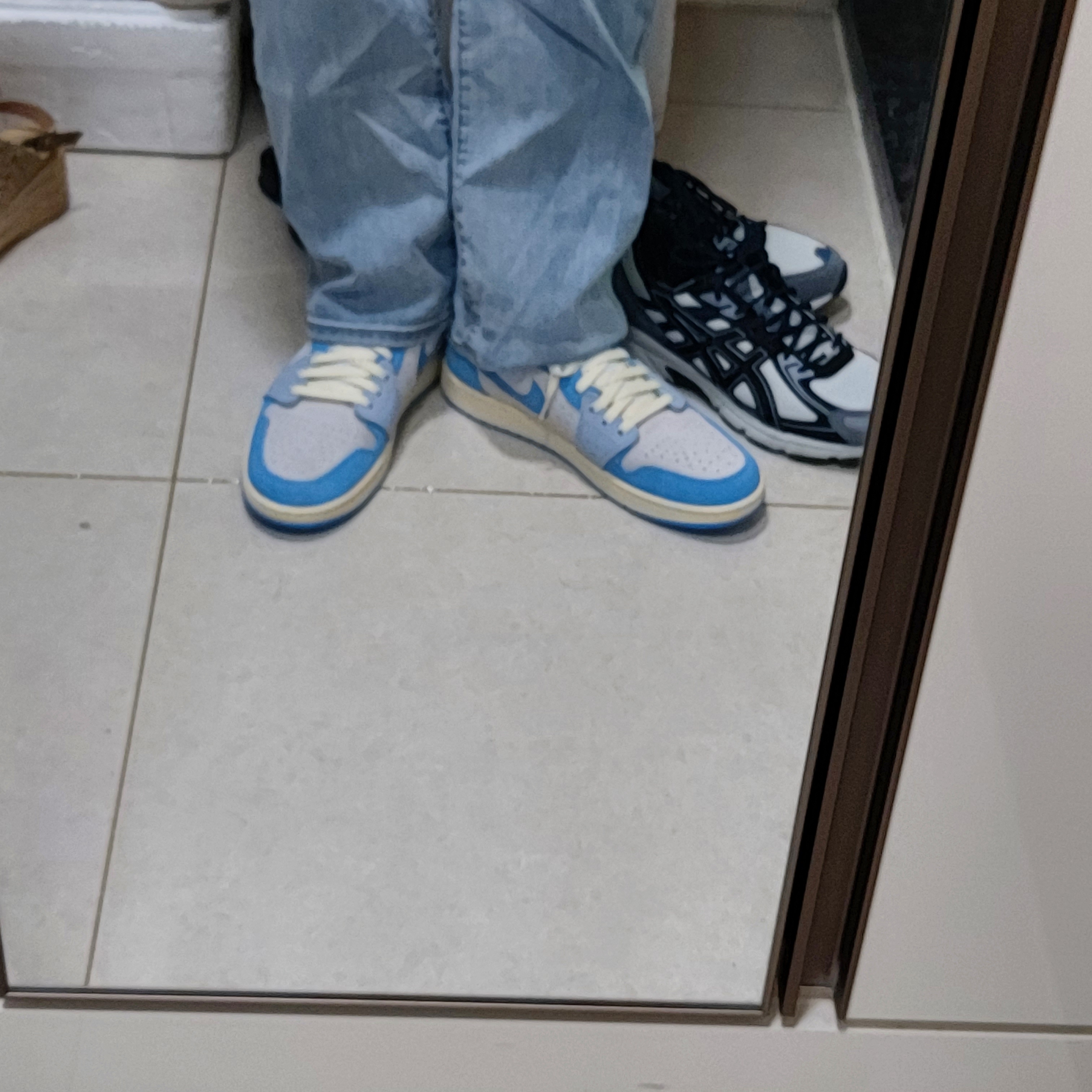 (W) Jordan 1 Zoom Air CMFT 2 Phantom University Blue 착용 스타일