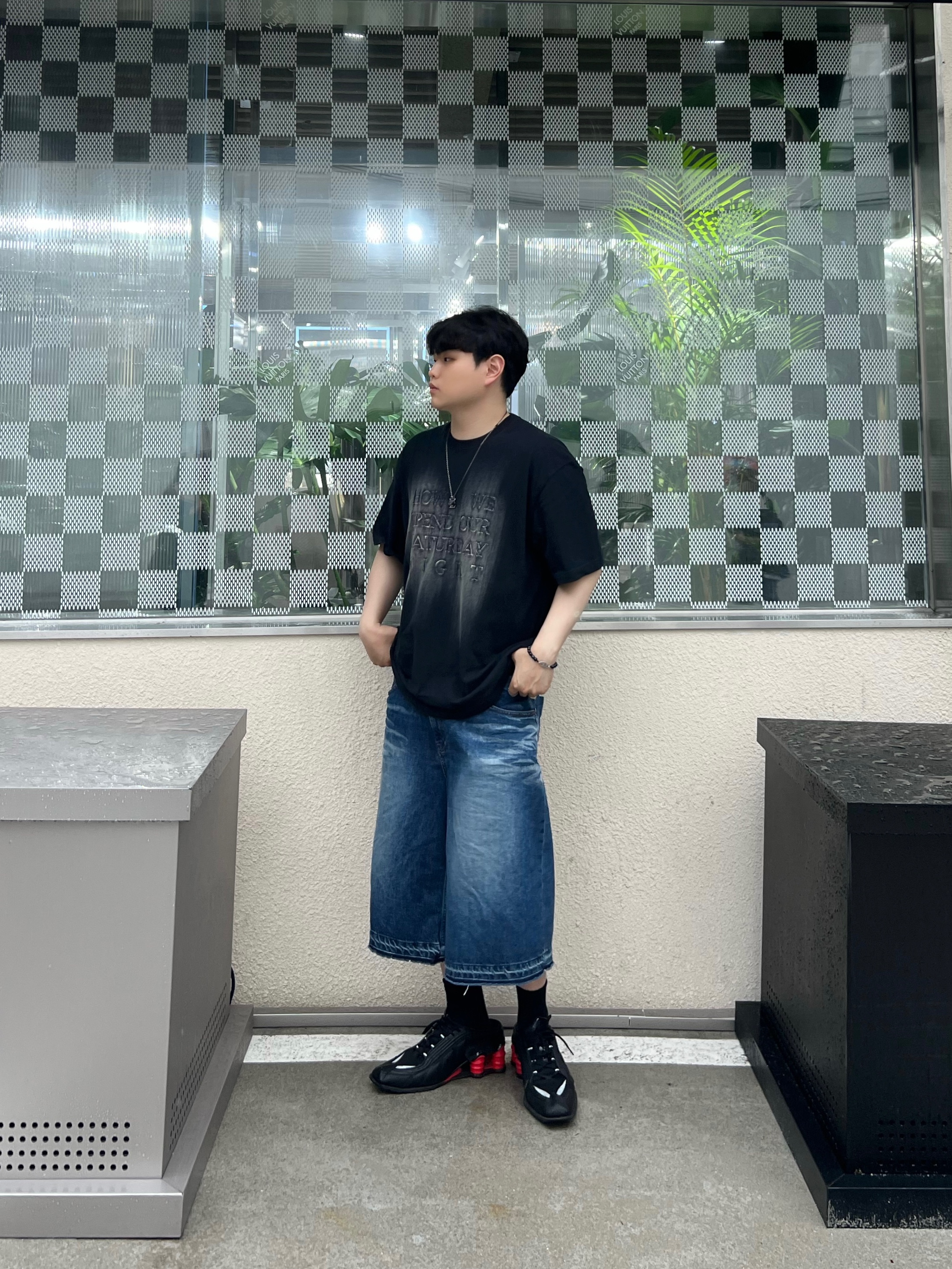 Nike x Martine Rose Shox MR4 Black, Diesel Dx1434 Oval D Logo Agate Beaded Bracelet Black 착용 스타일