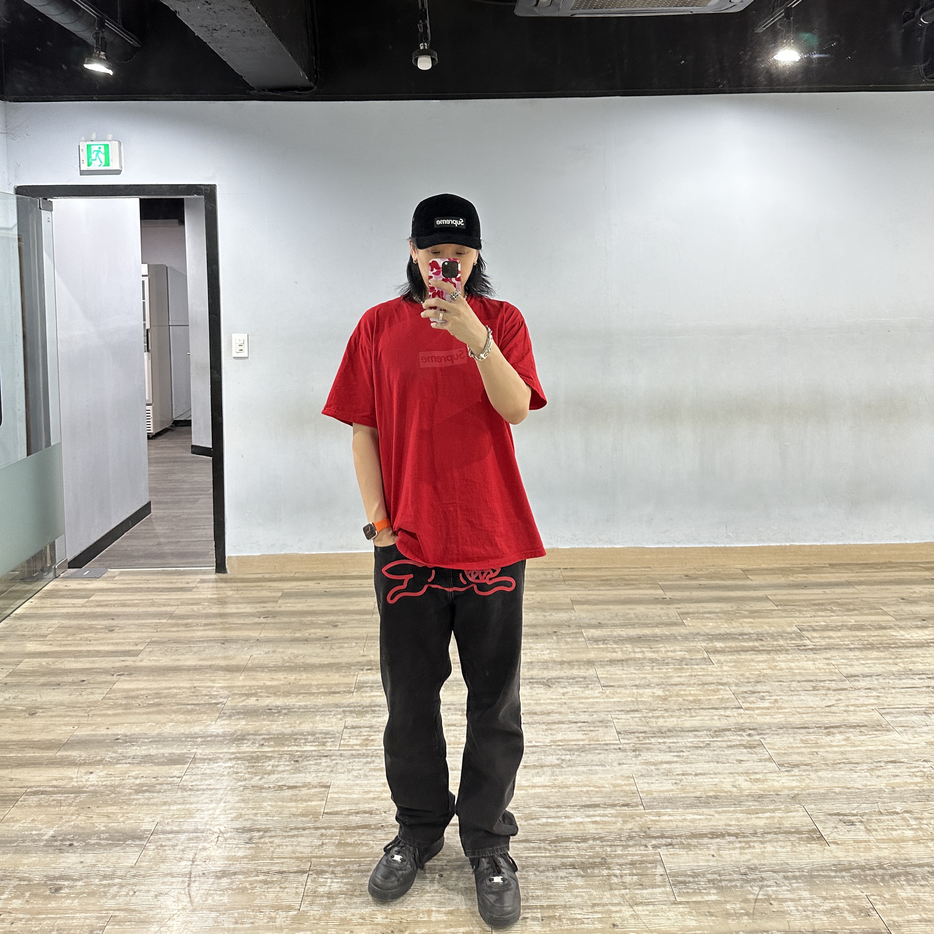Supreme Tonal Box Logo T-Shirt Red - 23SS, Supreme Corduroy Camp Cap Black - 22FW 착용 스타일