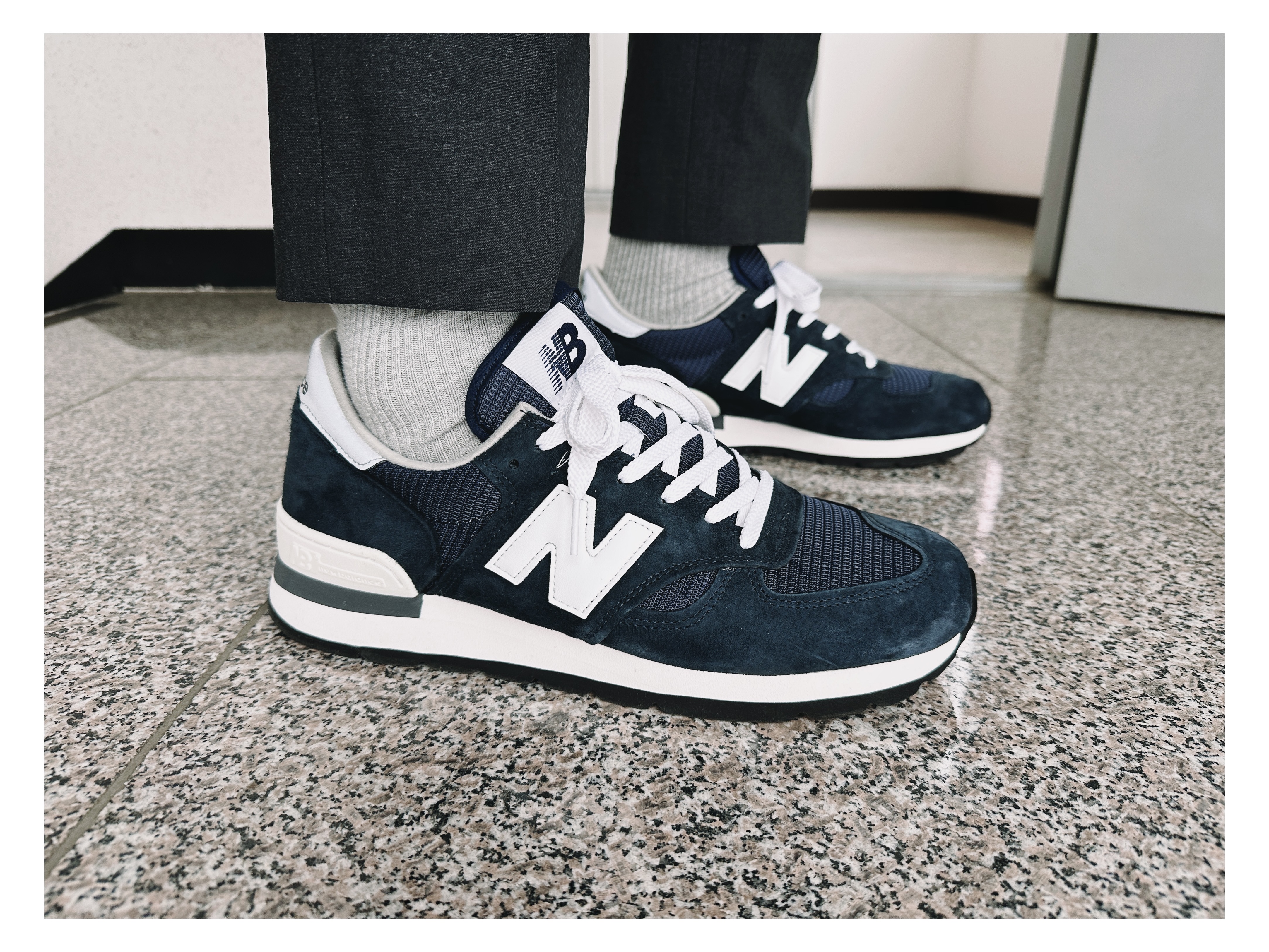 New Balance 990v1 Made in USA Navy 착용 스타일