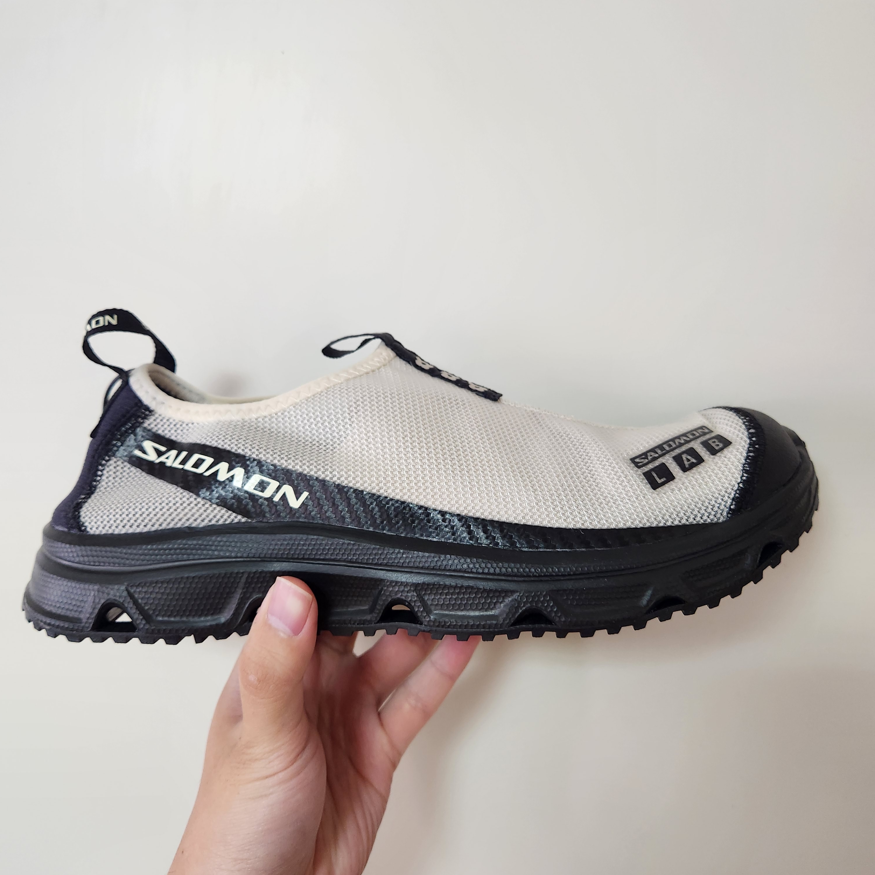 Salomon x Sandy Liang RX Moc 3.0 Black White 착용 스타일