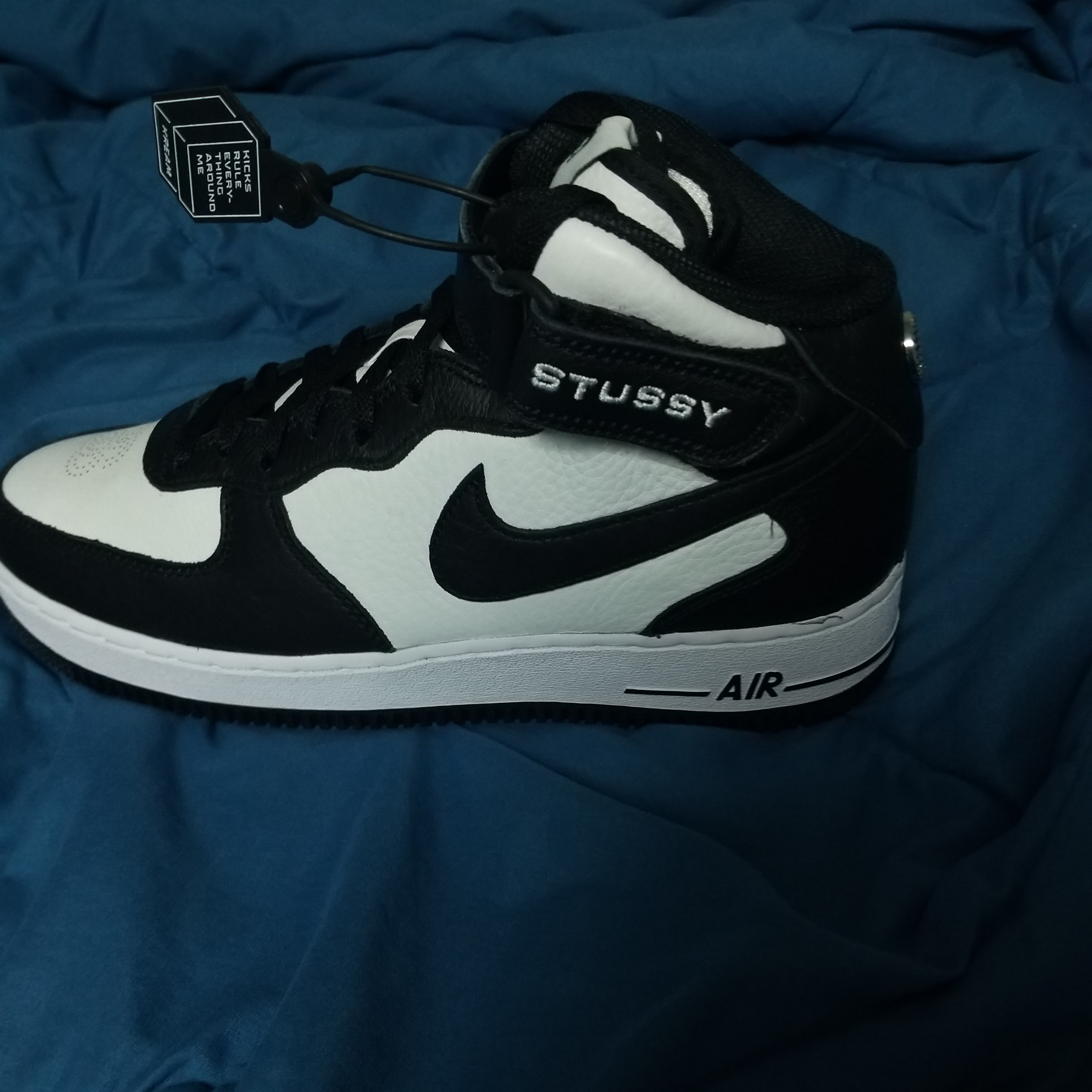Nike x Stussy Air Force 1 '07 Mid SP Black and Light Bone 착용 스타일 - 3