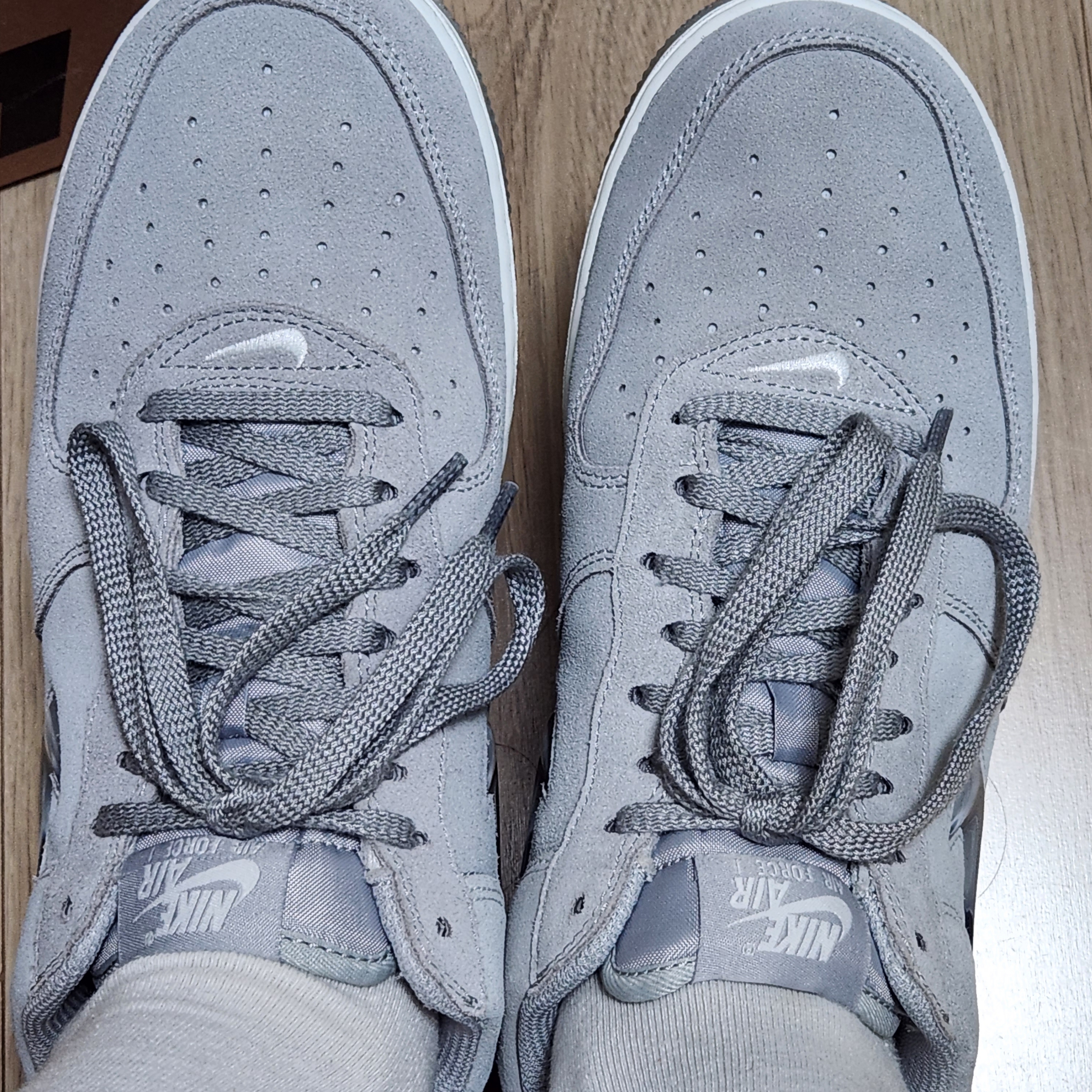 Nike Air Force 1 Low Retro Color of the Month Light Smoke Grey 착용 스타일