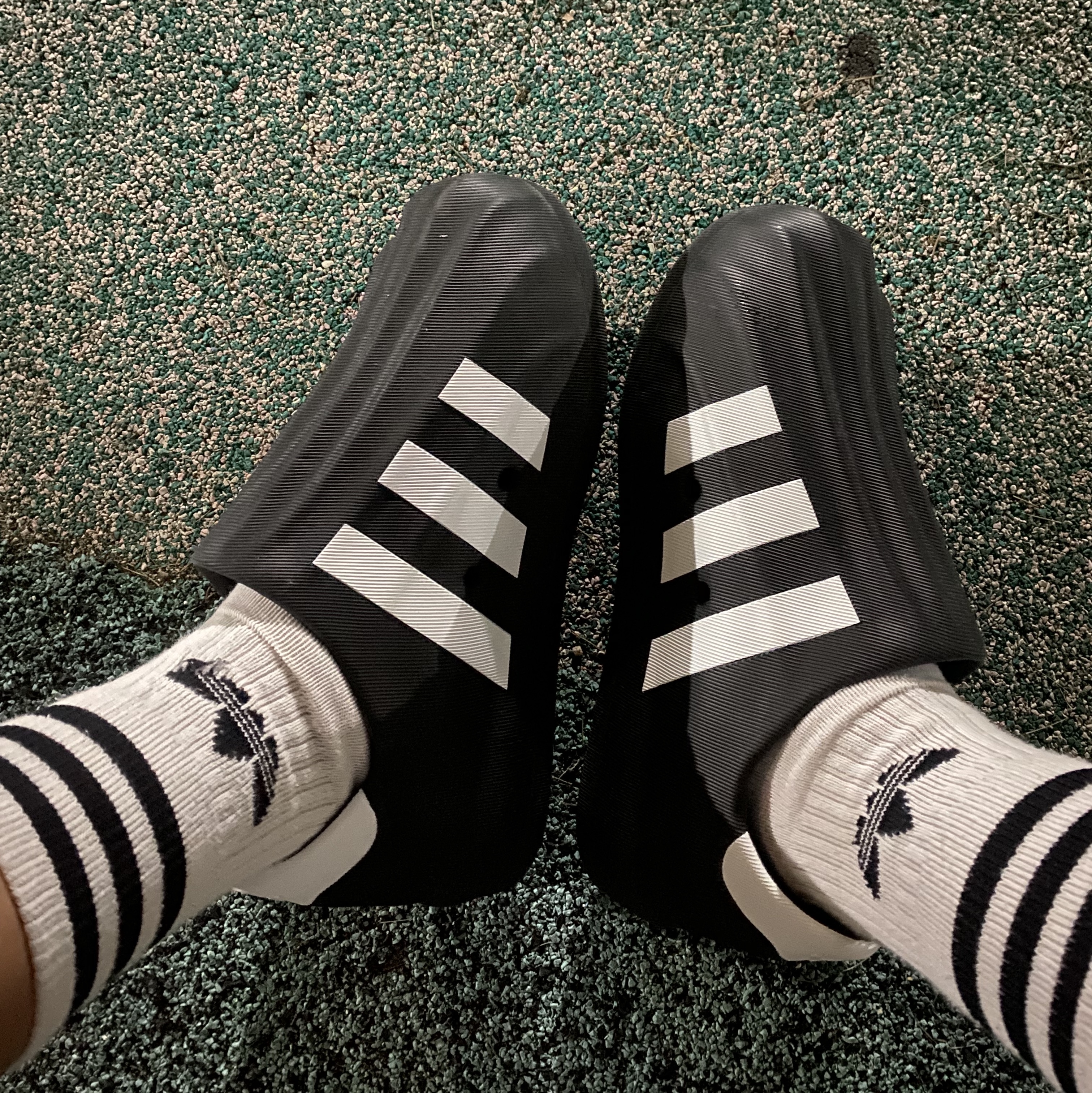 Adidas Adifom Superstar Core Black Cloud White 착용 스타일 - 2