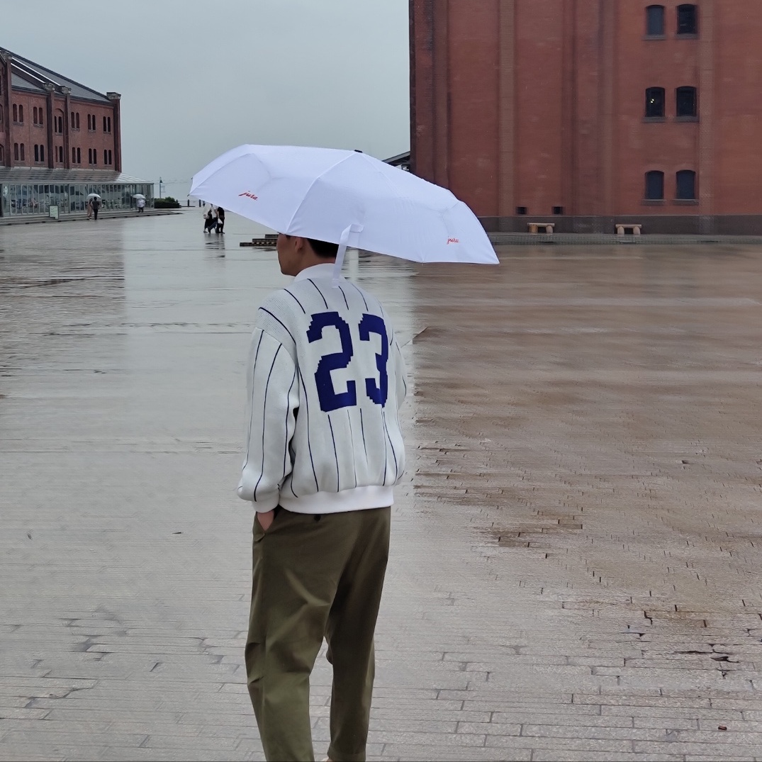Supreme Pinstripe Varsity Zip Up Sweater White - 23SS, Gucci G74 Sneakers in Leather with Web Oatmeal 착용 스타일 - 1