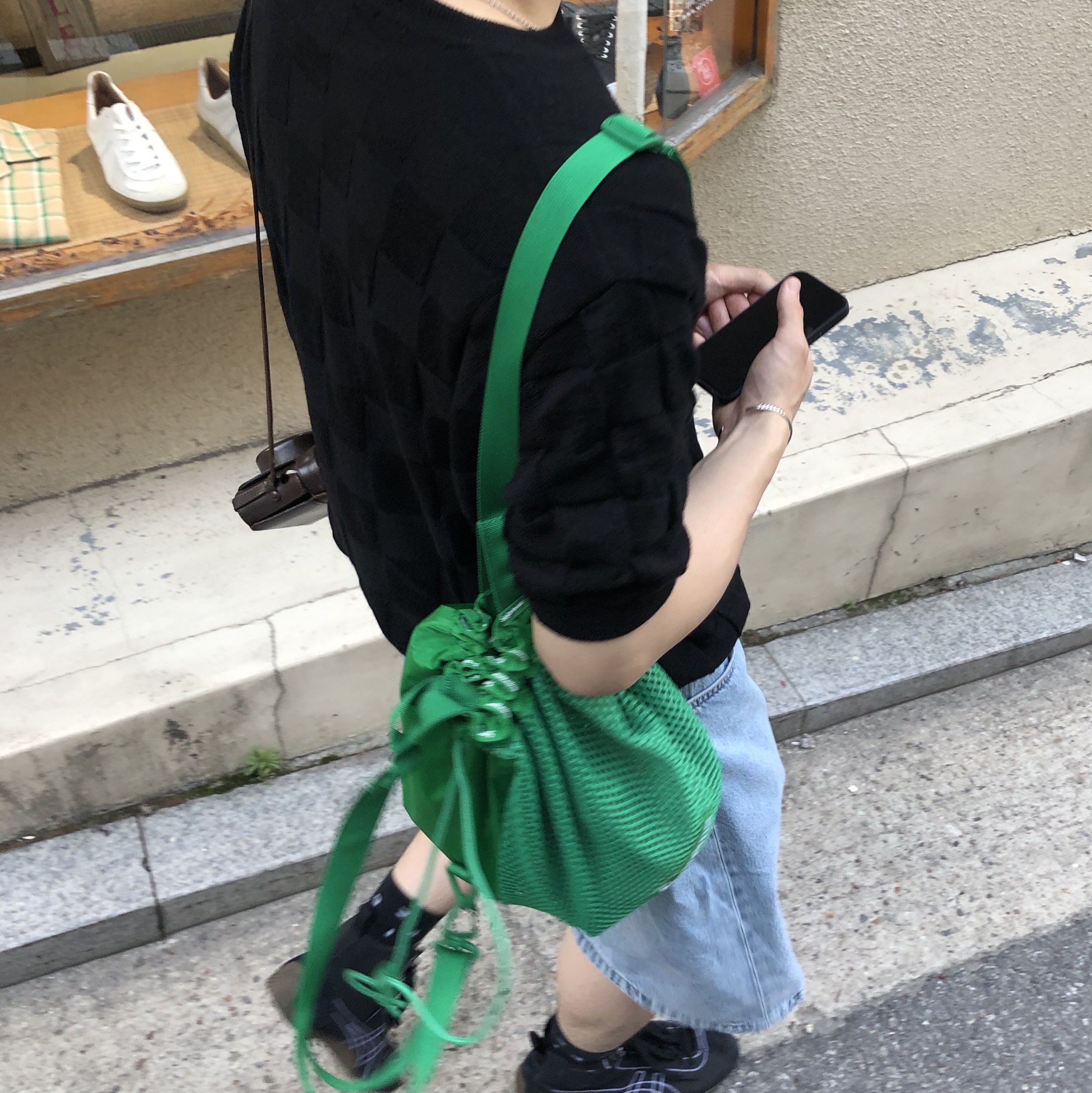 Supreme Mesh Small Backpack Green - 23SS 착용 스타일 - 1