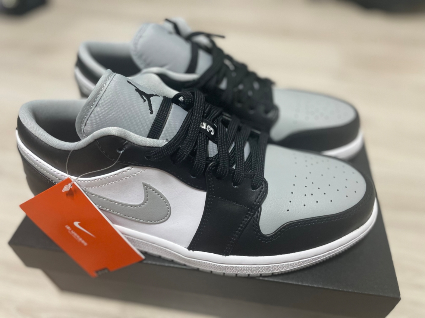 Jordan 1 Low Black Light Smoke Grey 착용 스타일 - 1