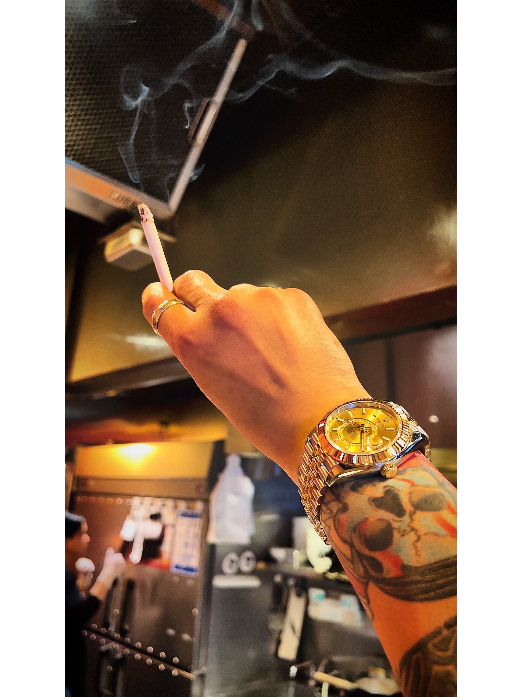 Rolex Sky-Dweller 42mm 326933 Champagne Jubilee 착용 스타일 - 2
