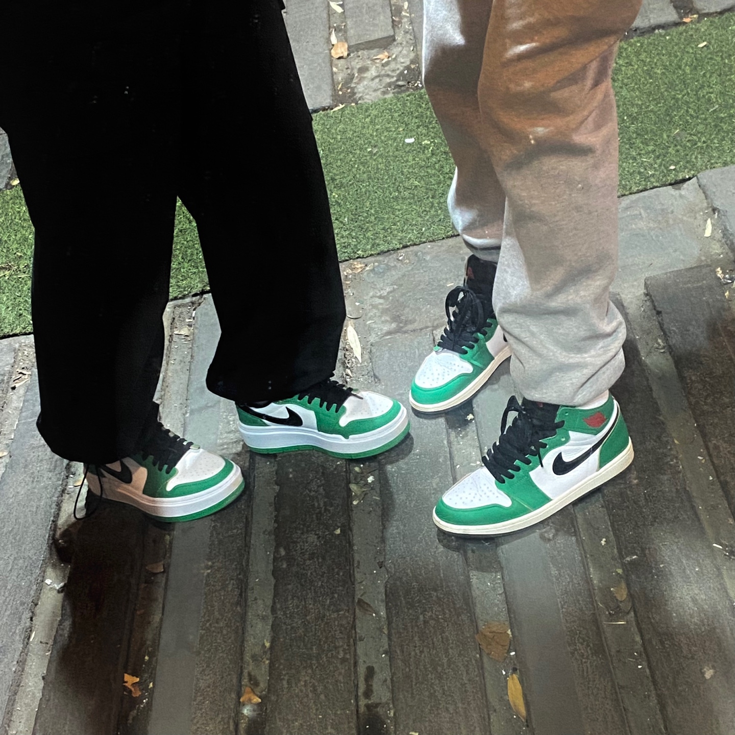 (W) Jordan 1 Retro High OG Lucky Green, (W) Jordan 1 Elevate Low SE Lucky Green 착용 스타일 - 2
