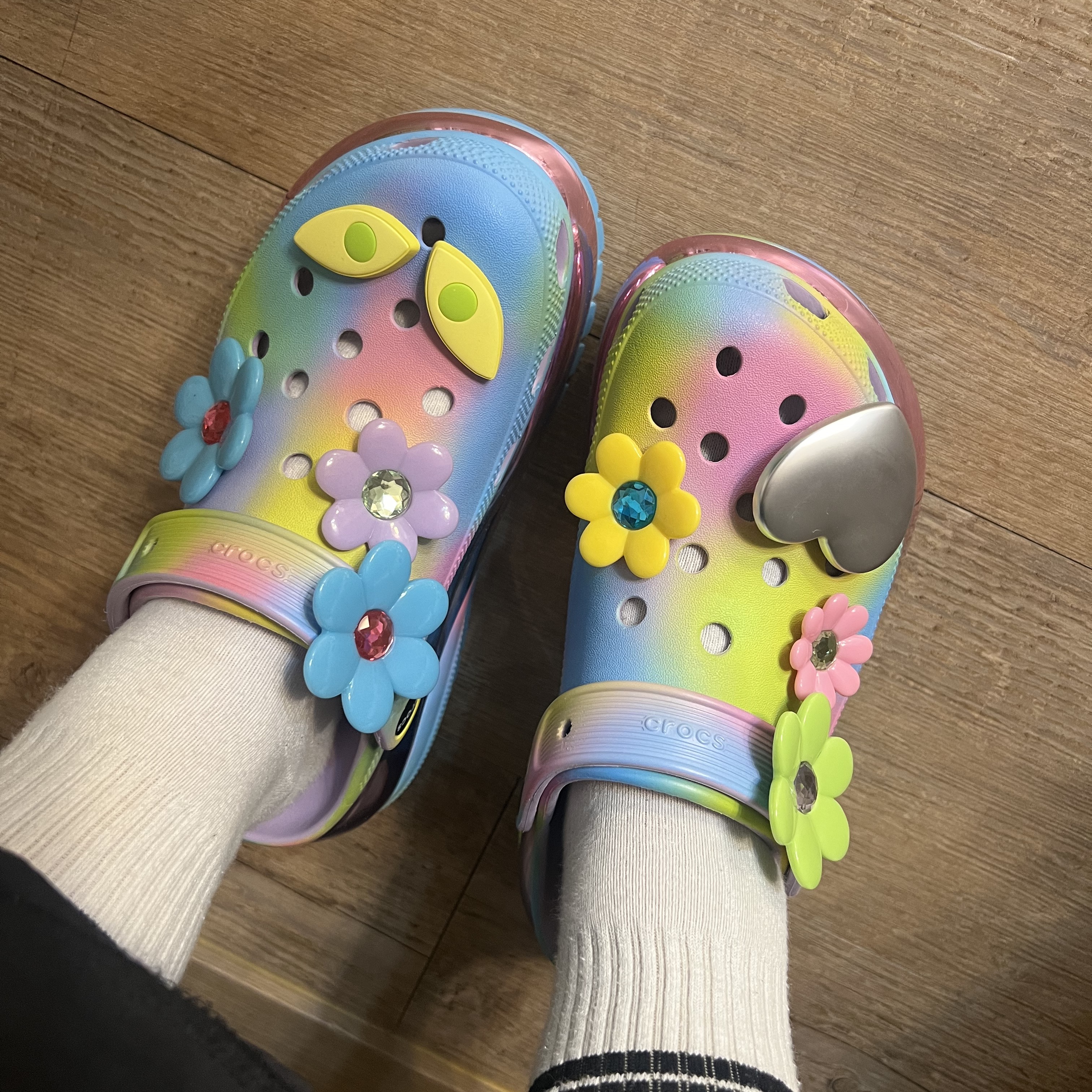 Crocs x Lazy Oaf Mega Crush Clog Multi 착용 스타일