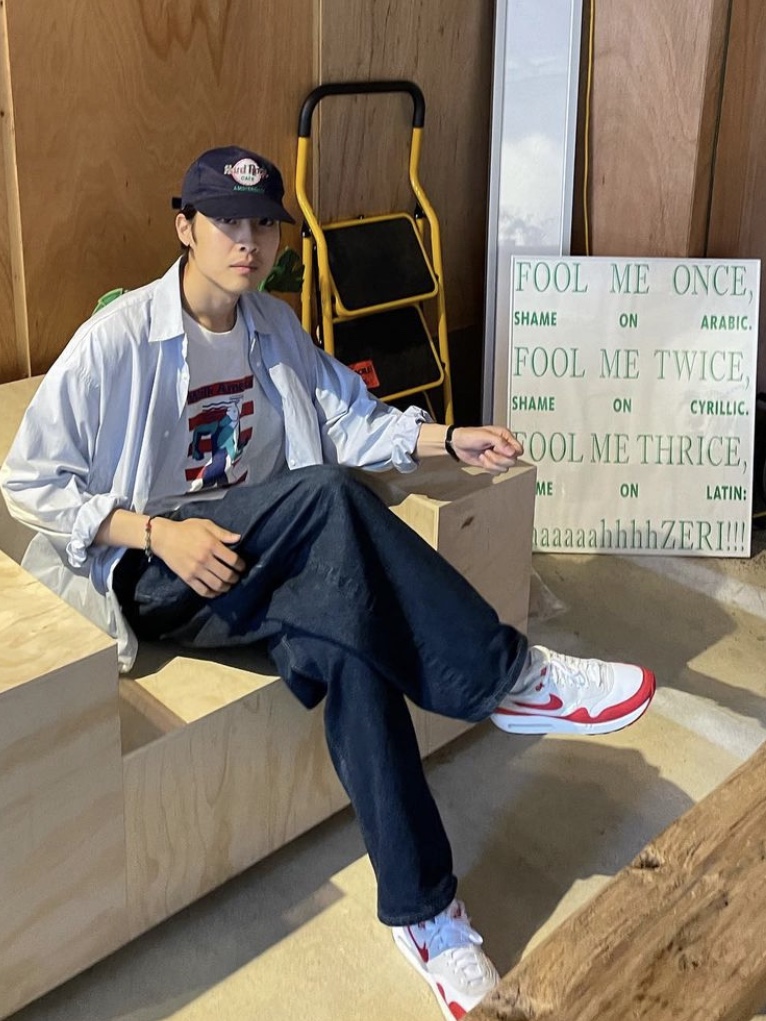 Nike Air Max 1 Anniversary Red (2017/2018 Restock Pair) 착용 스타일 - 1