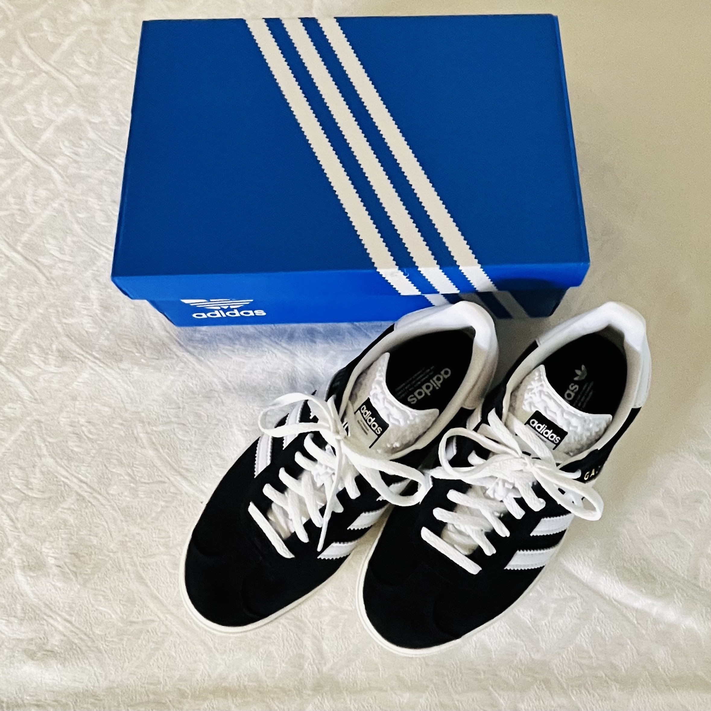 (W) Adidas Gazelle Bold Core Black Cloud White 착용 스타일 - 3