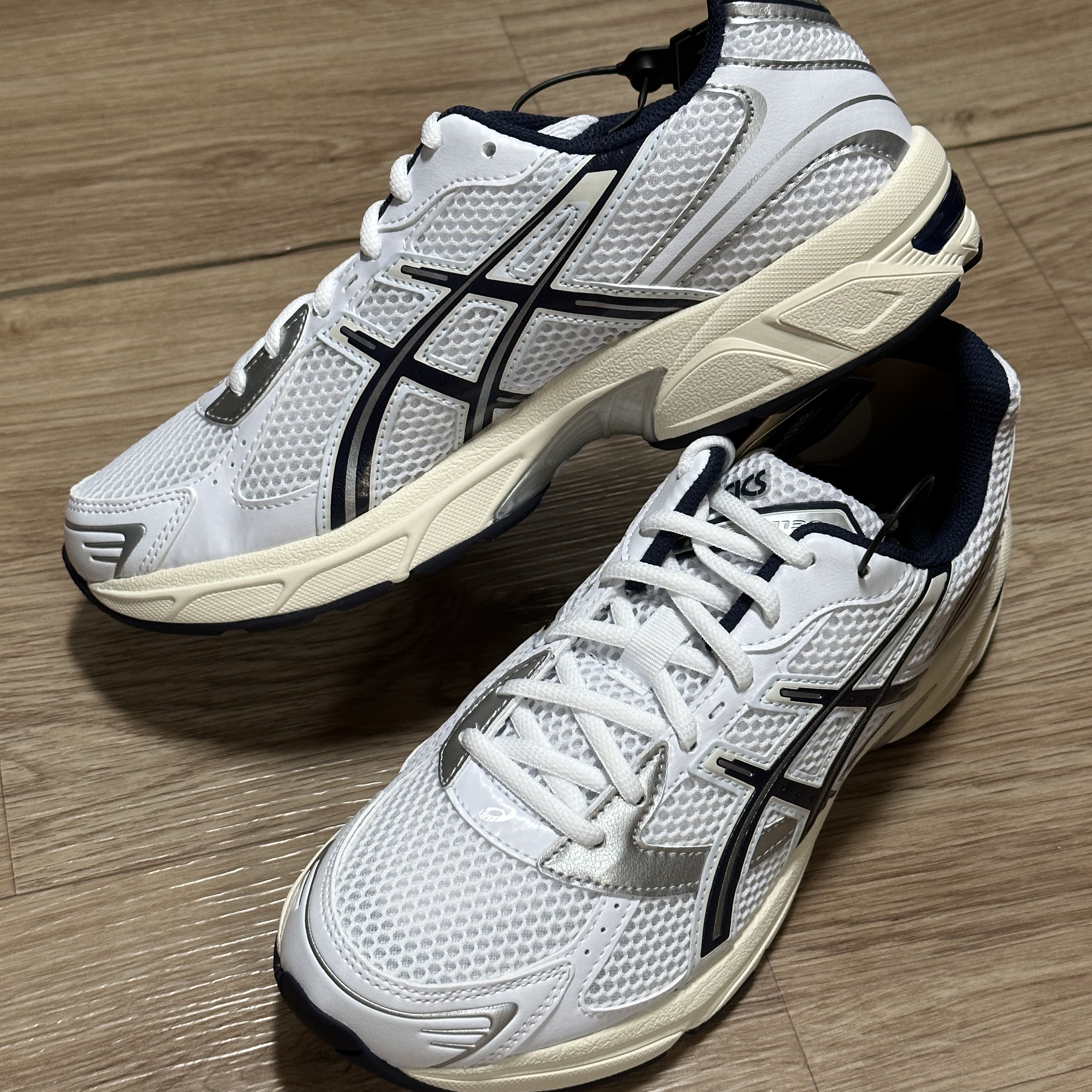 (W) Asics Gel-1130 White Midnight 착용 스타일
