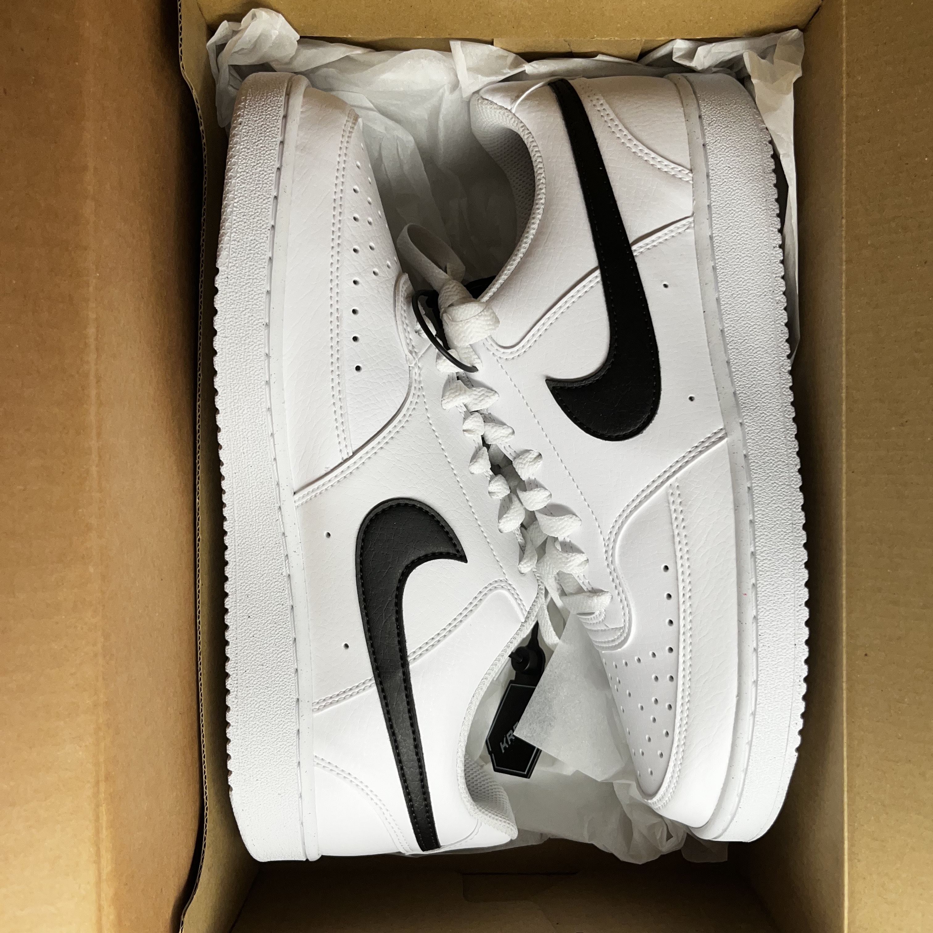 Nike Court Vision Low Next Nature White Black 착용 스타일
