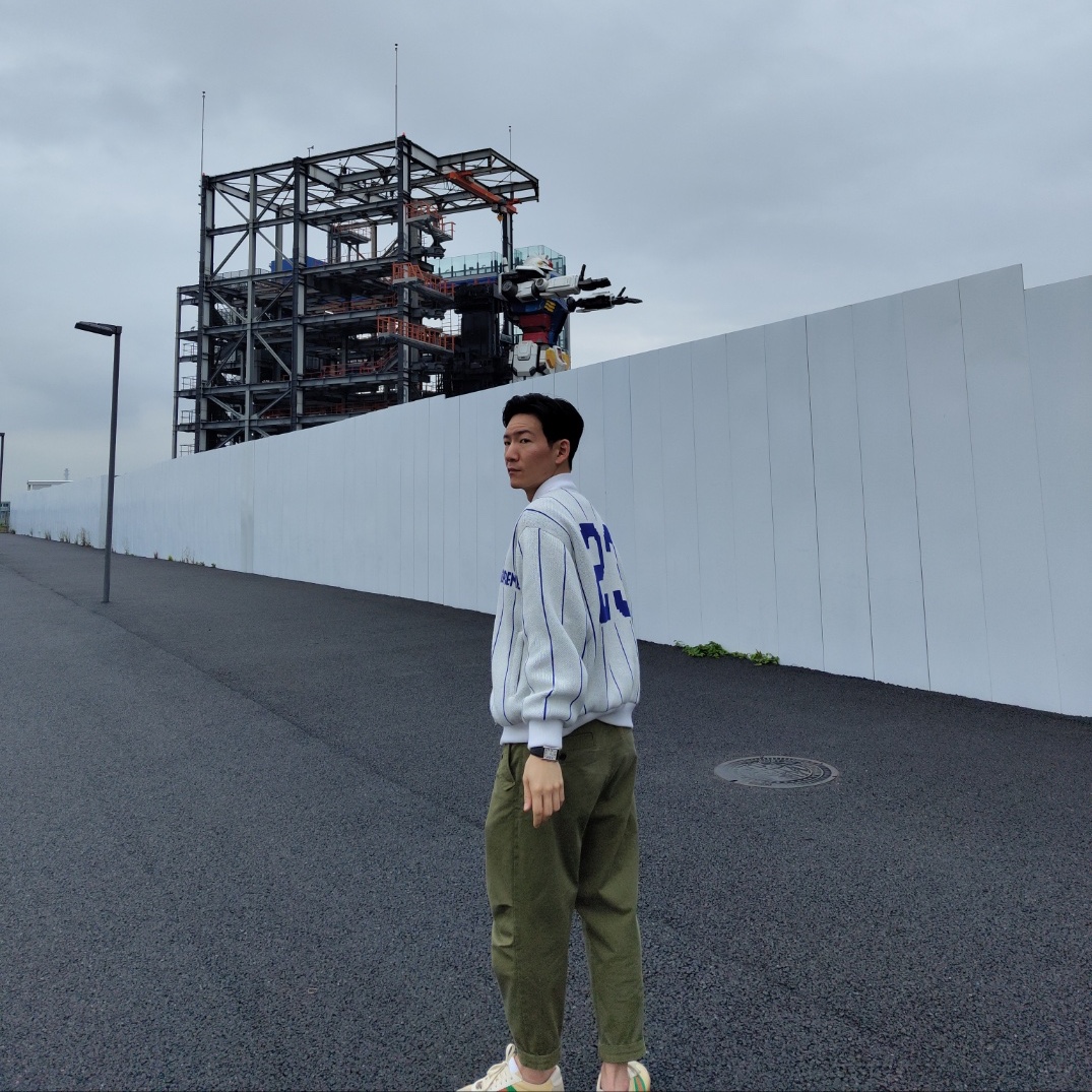 Supreme Pinstripe Varsity Zip Up Sweater White - 23SS, Gucci G74 Sneakers in Leather with Web Oatmeal 착용 스타일 - 2