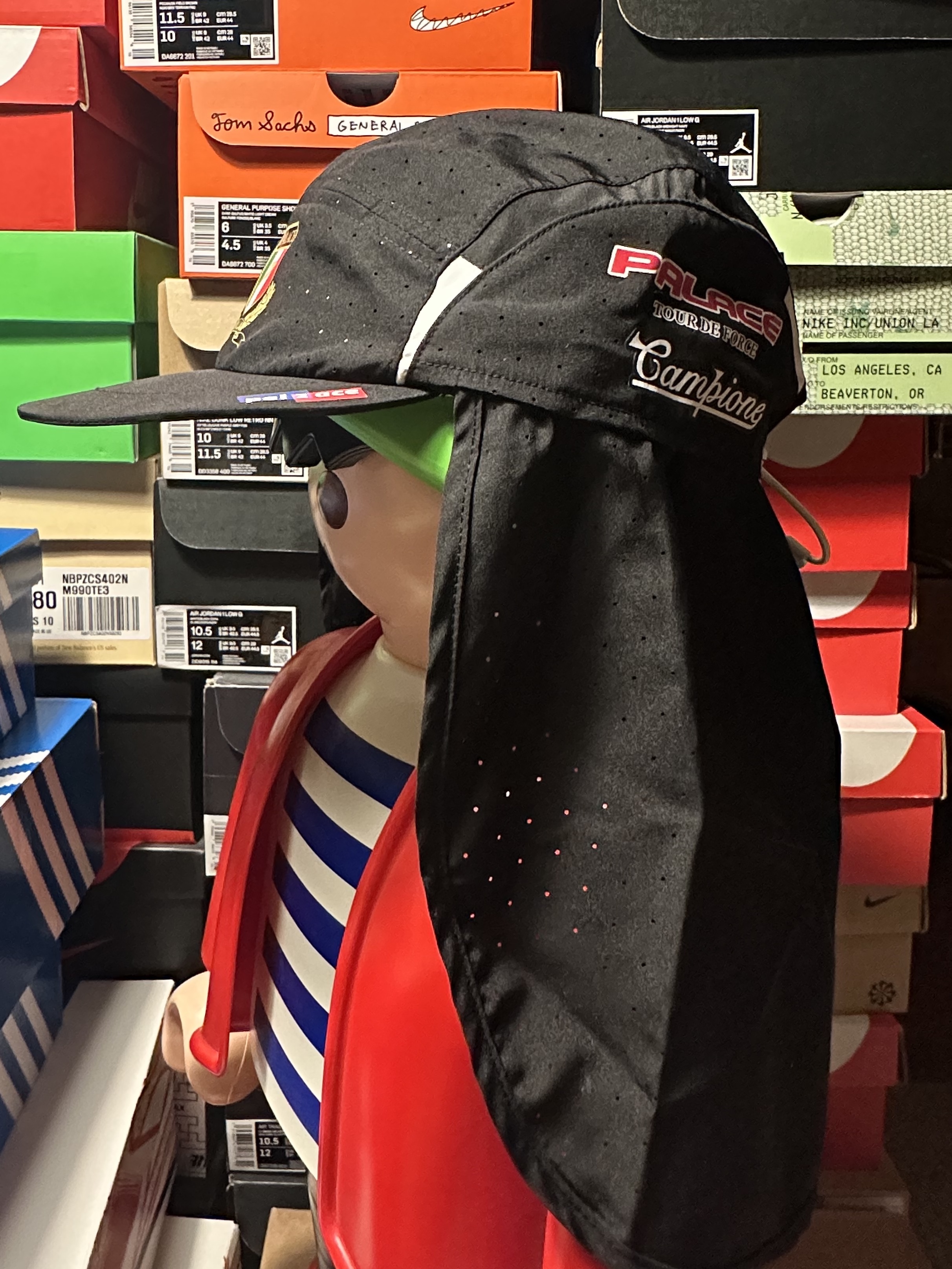 Palace Palloncino Neck Saver Runner Black - 23SS, Playmobil FunPark XXL Rico 착용 스타일 - 2