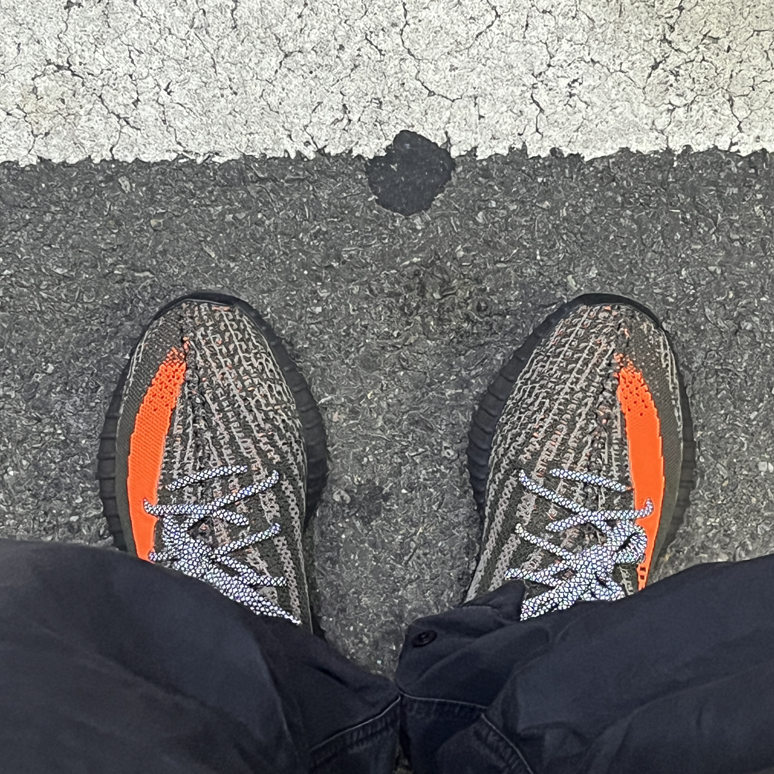 Adidas Yeezy Boost 350 V2 Beluga - Reflective 착용 스타일
