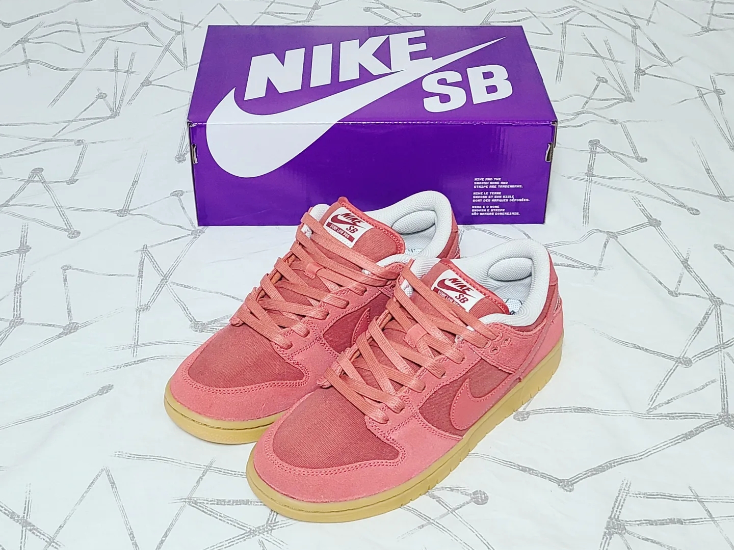 Nike SB Dunk Low Adobe 착용 스타일 - 1