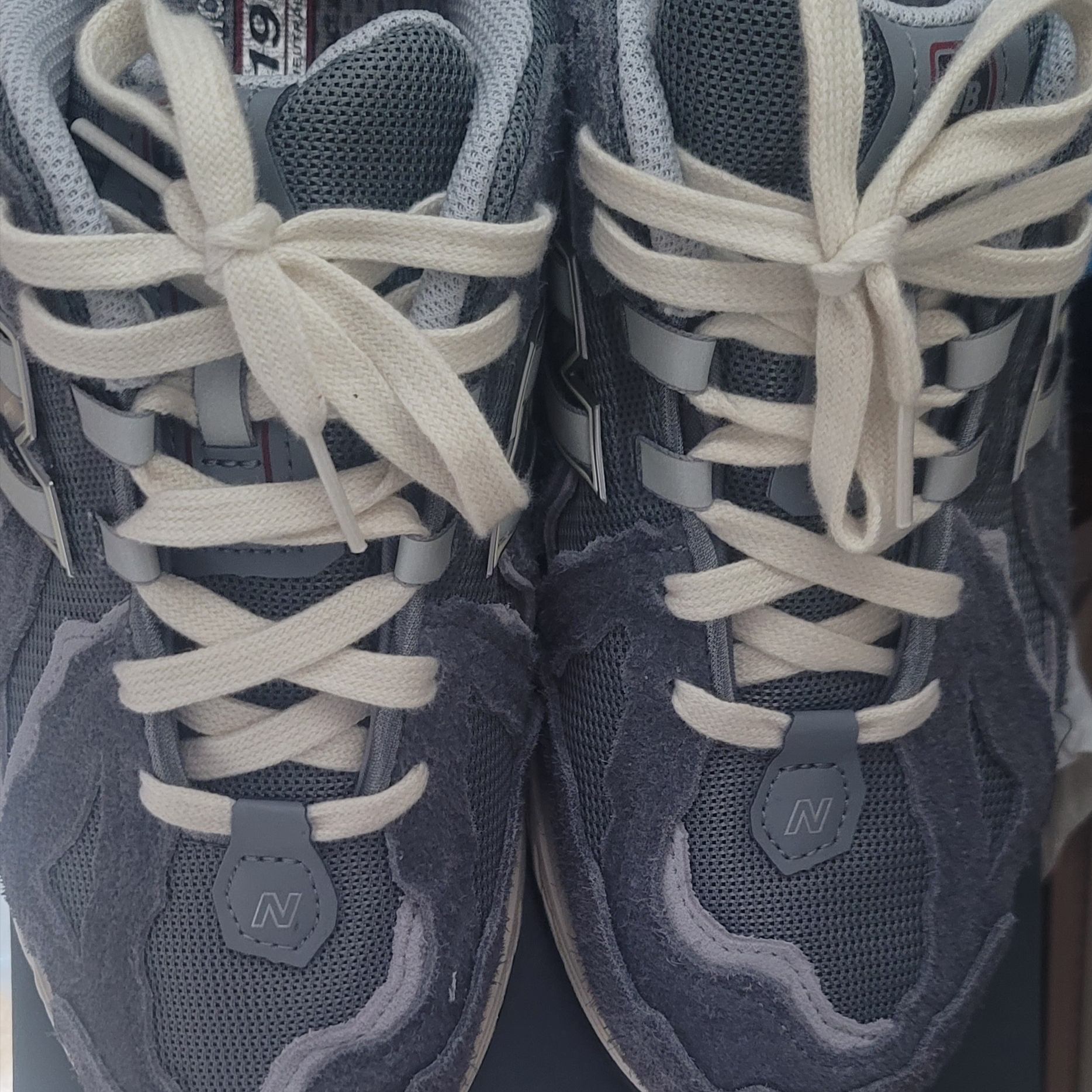 New Balance 1906D Protection Pack Castlerock 착용 스타일