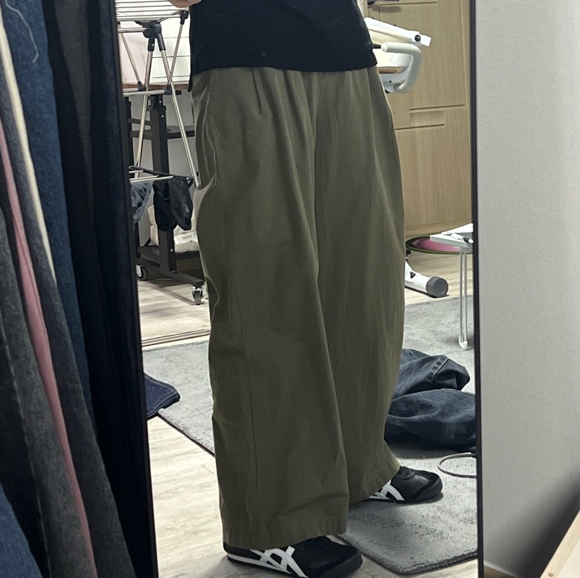 오니츠카 타이거 멕시코 66 블랙 화이트 착용 스타일 - 1