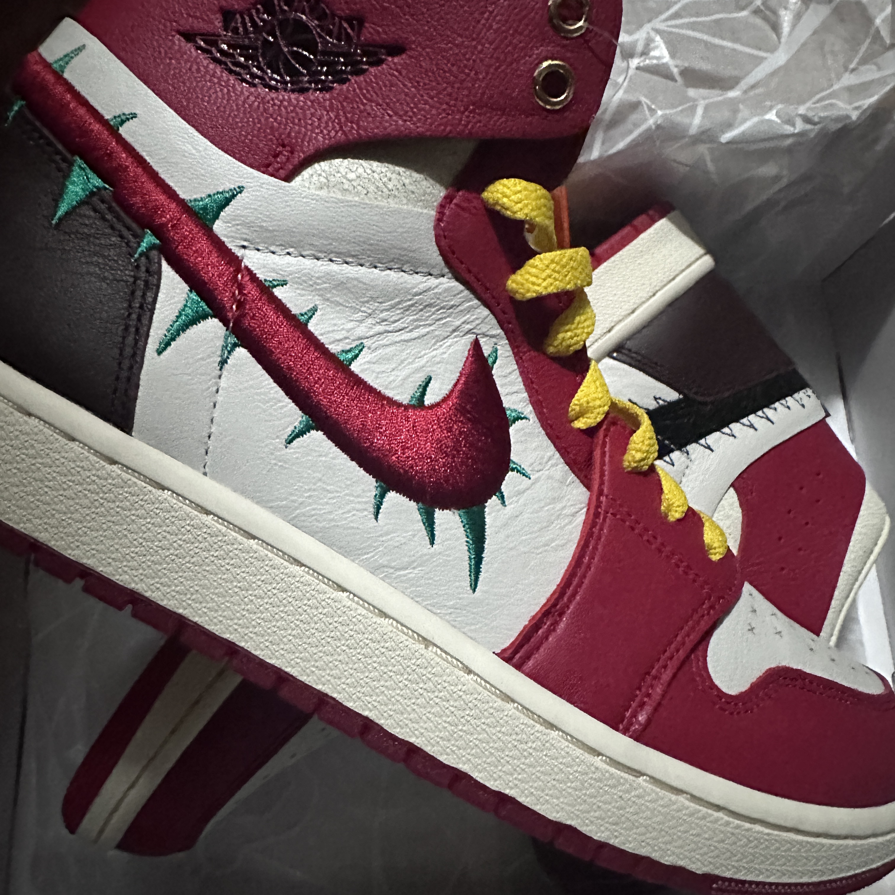 (W) Jordan 1 x Teyana Taylor Zoom CMFT 2 Gym Red 착용 스타일 - 2