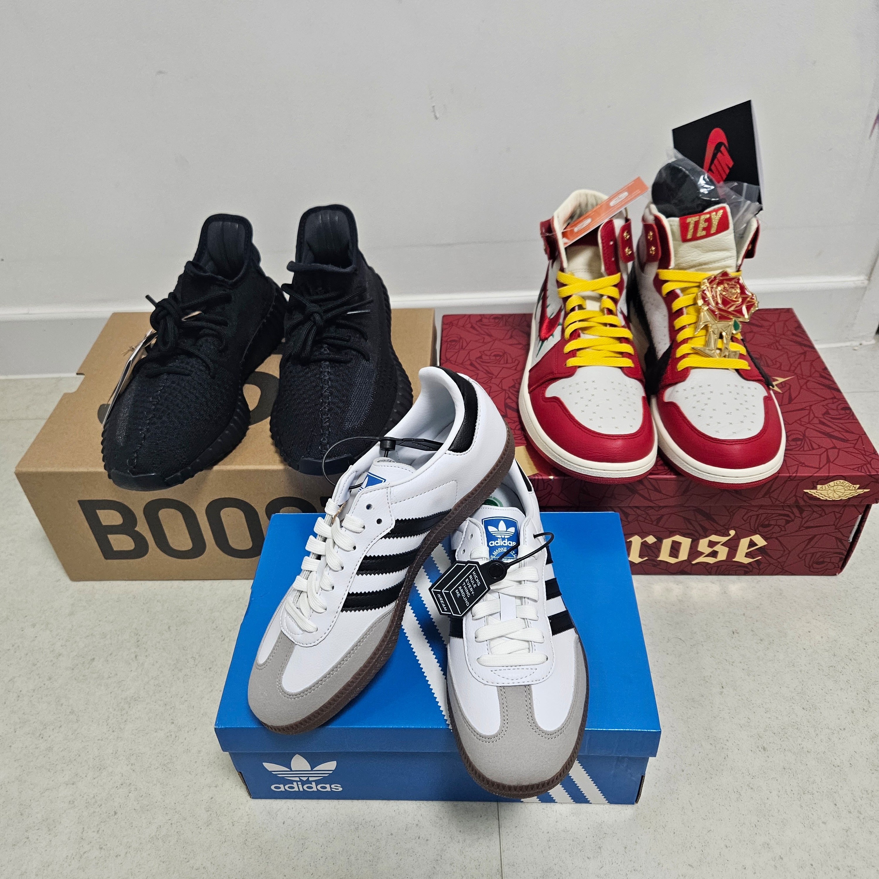 (W) Jordan 1 x Teyana Taylor Zoom CMFT 2 Gym Red, Jordan 1 Retro High OG Chicago 2022 착용 스타일 - 2