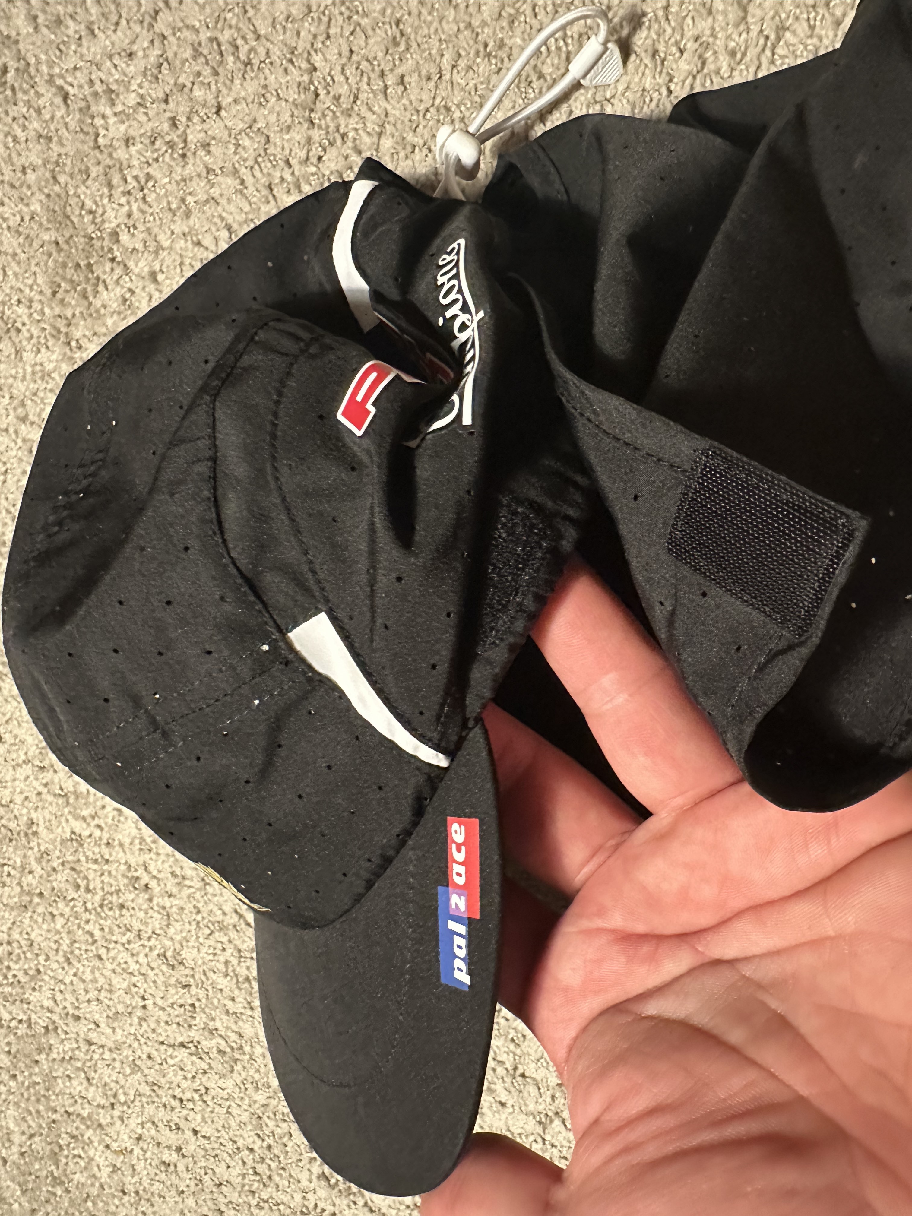 Palace Palloncino Neck Saver Runner Black - 23SS, Playmobil FunPark XXL Rico 착용 스타일 - 5