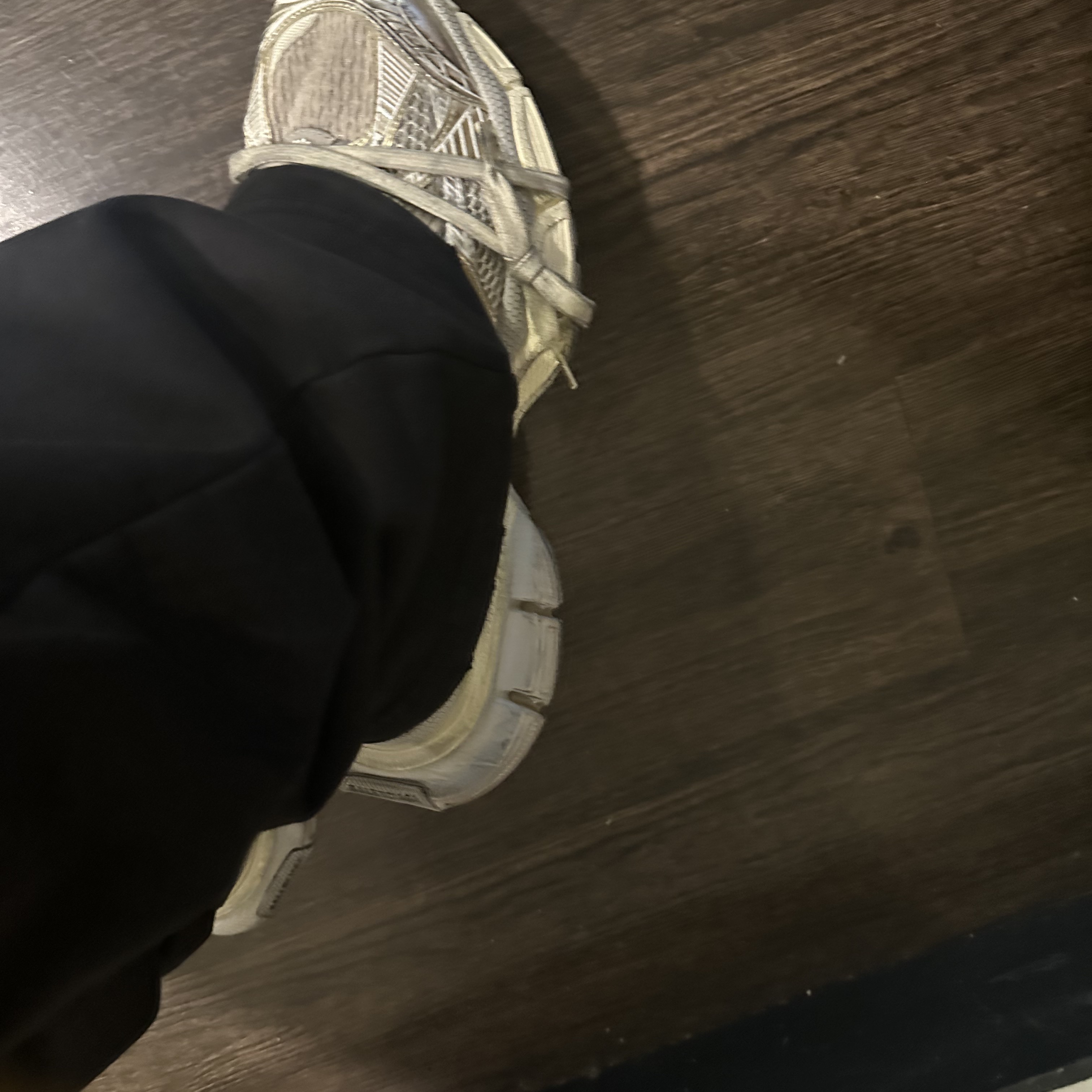 Balenciaga 3XL Sneakers Light Beige, Project G/R 5Pocket Dirty Effect Sweatpants Faded Black 착용 스타일 - 2