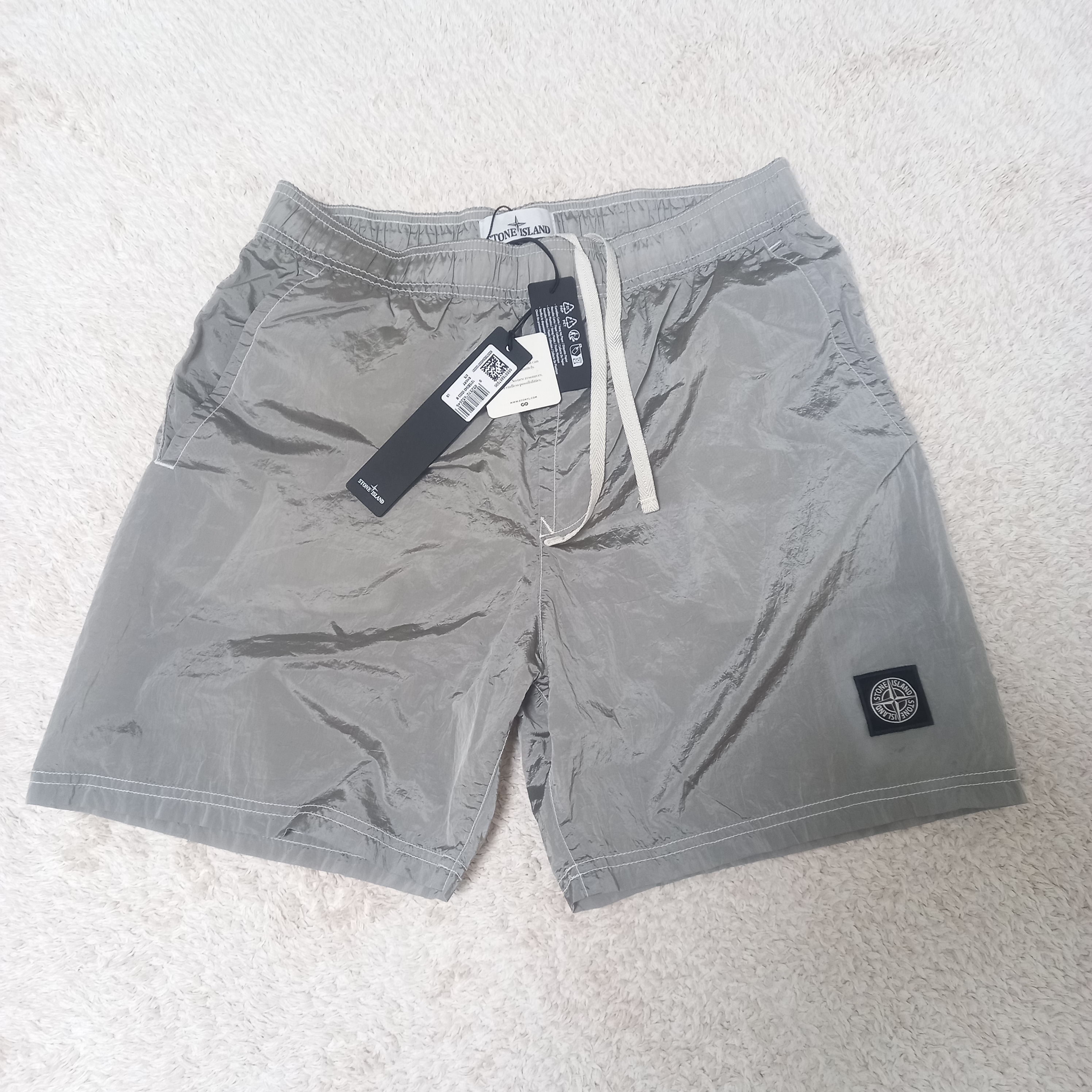 Stone Island B0943 Nylon Metal Swimming Trunk Ice - 23SS 착용 스타일