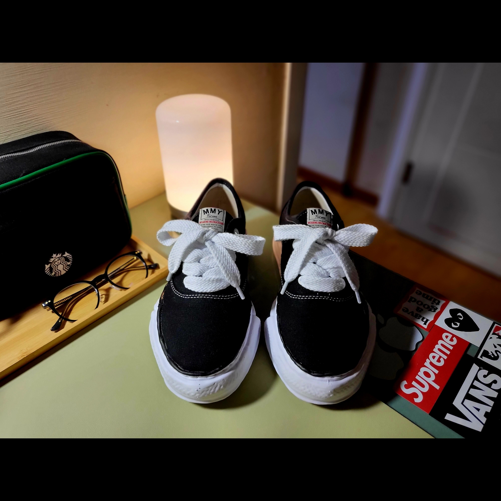 Maison Mihara Yasuhiro Baker OG Sole Canvas Low Cut Sneakers Black 착용 스타일