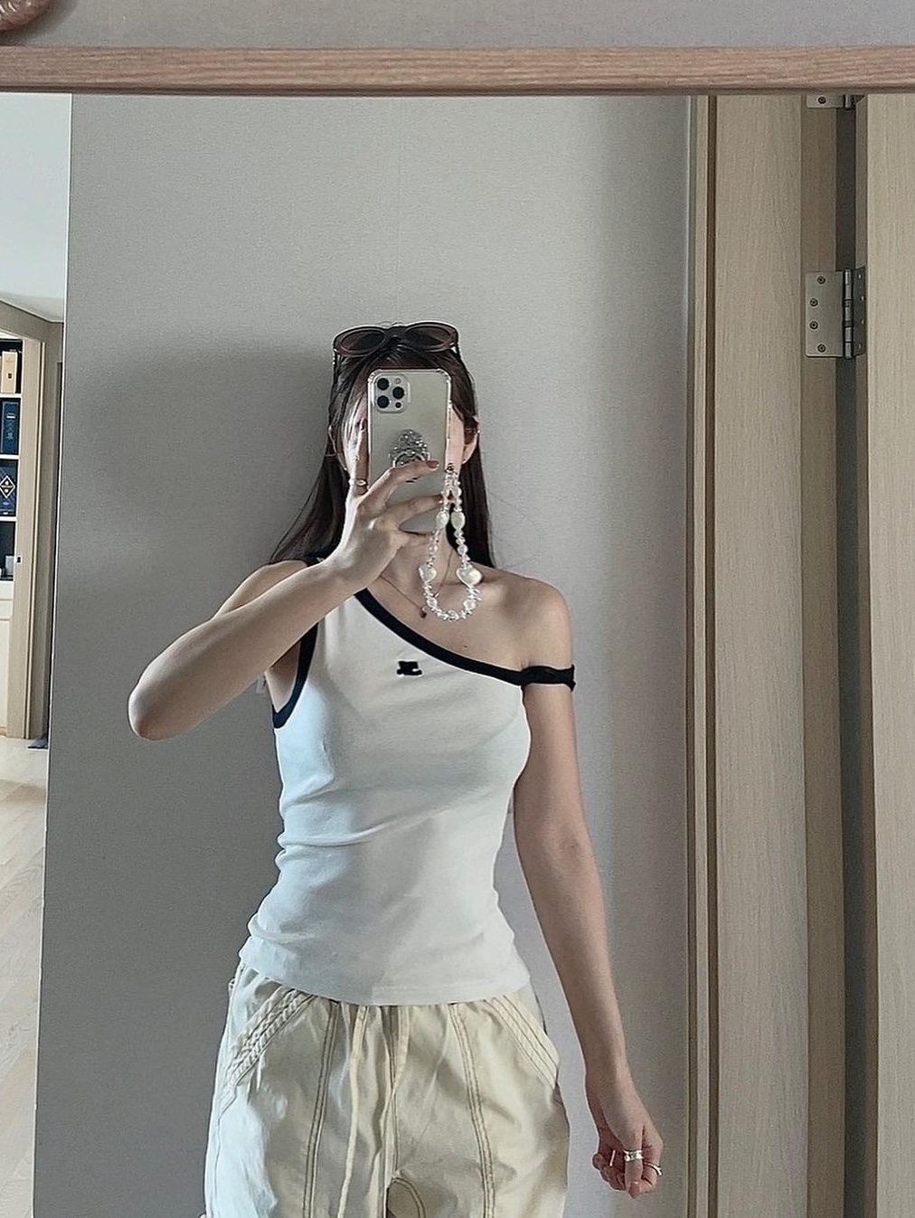 (W) Courreges Asymetric Shortsleeve Heritage White 착용 스타일